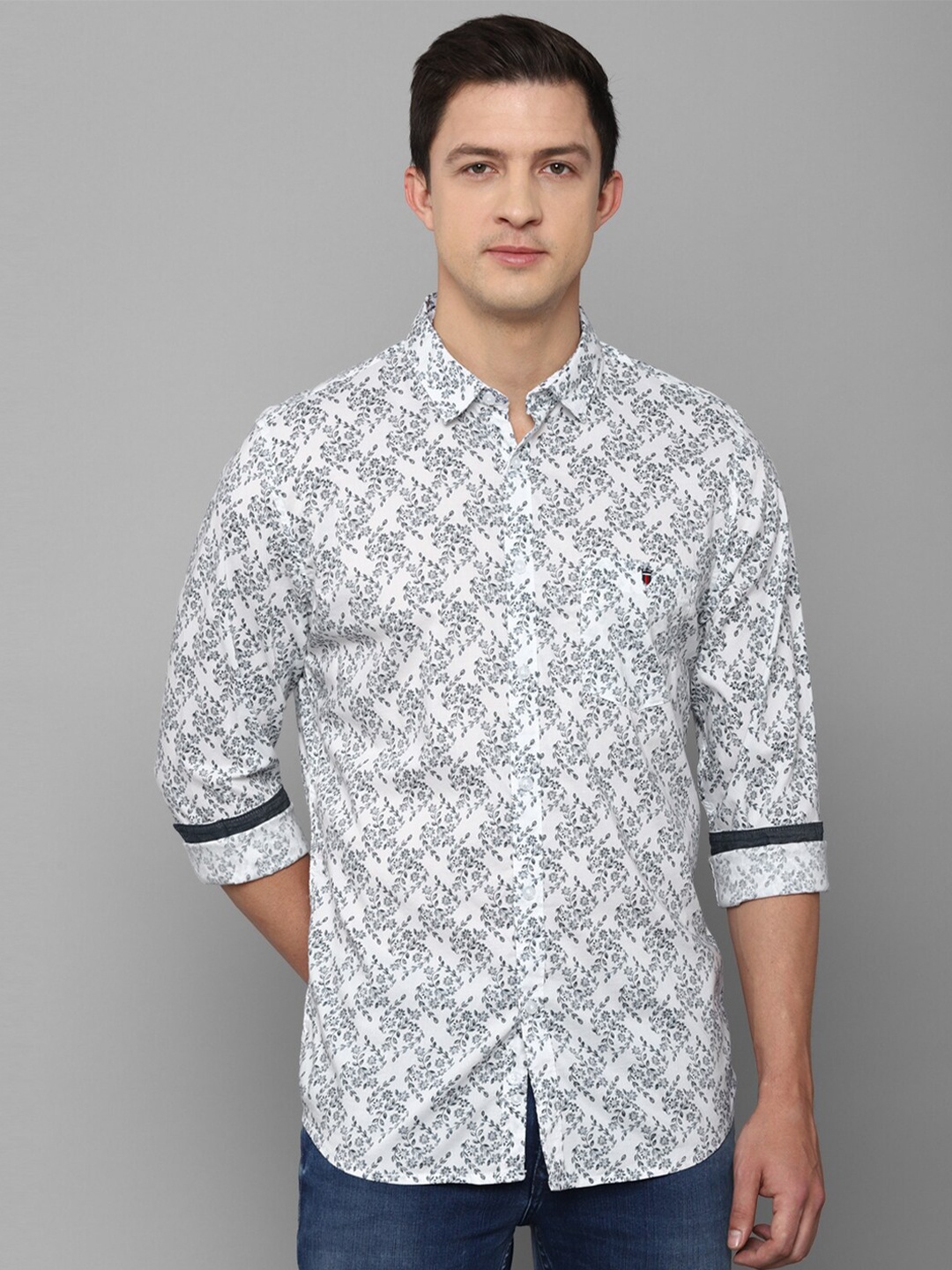 

Louis Philippe Jeans Men White Slim Fit Printed Casual Shirt