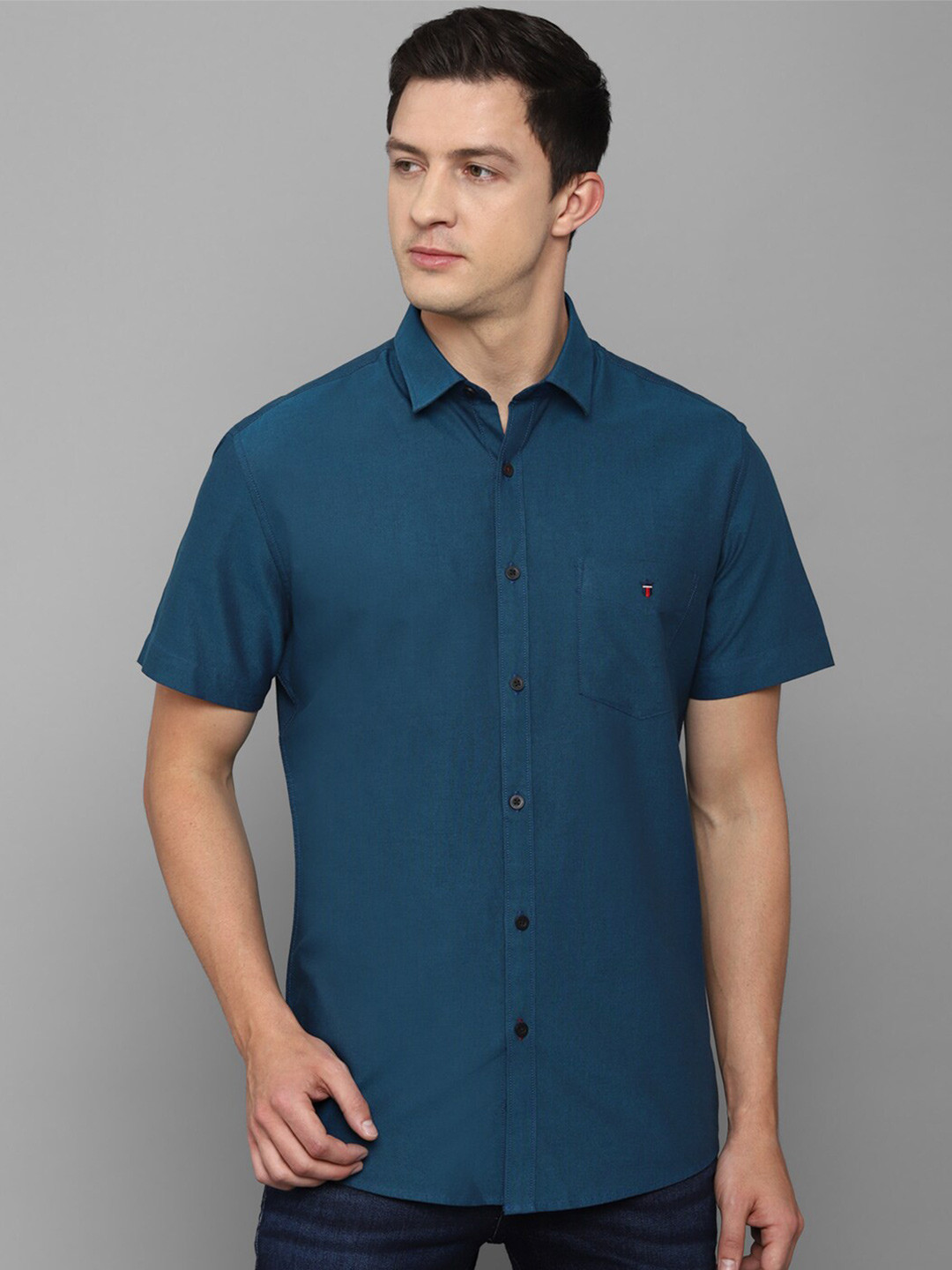 

Louis Philippe Sport Men Blue Slim Fit Casual Shirt