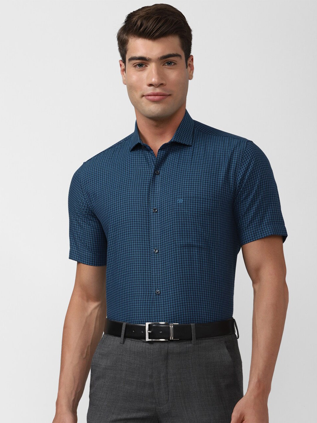 

Peter England Men Blue Checked Formal Shirt