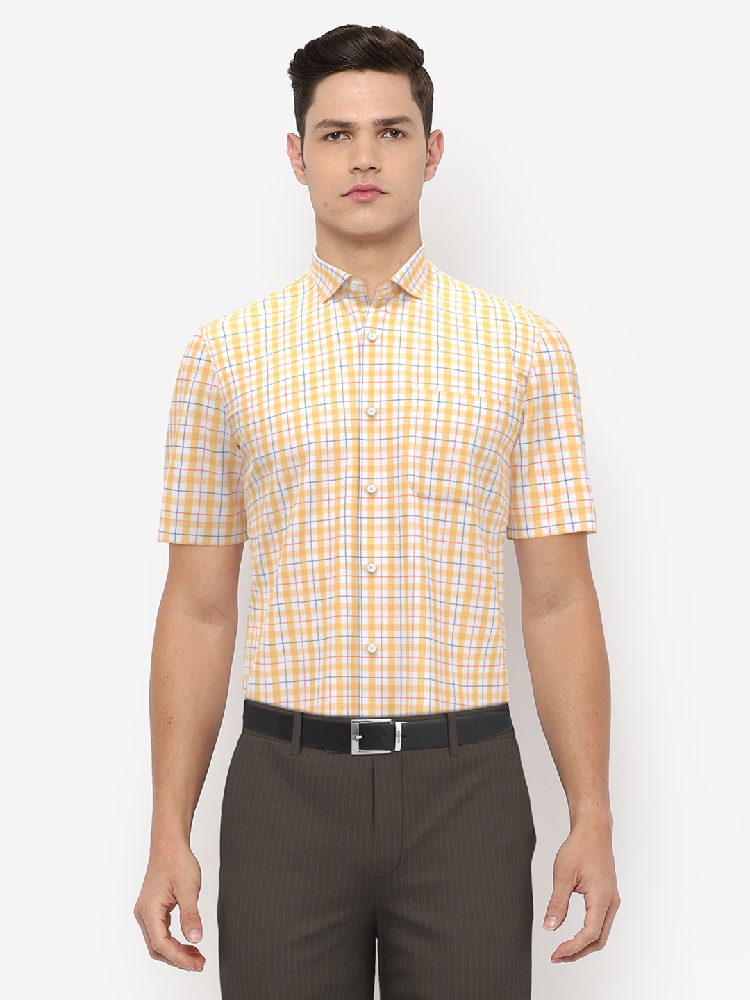 

Peter England Men Beige Checked Casual Shirt
