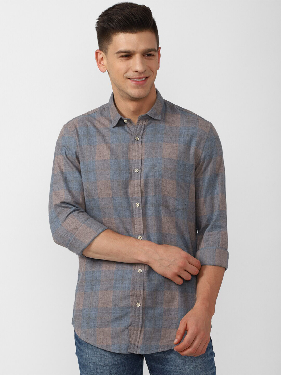 

Peter England Casuals Men Grey Slim Fit Checked Cotton Casual Shirt