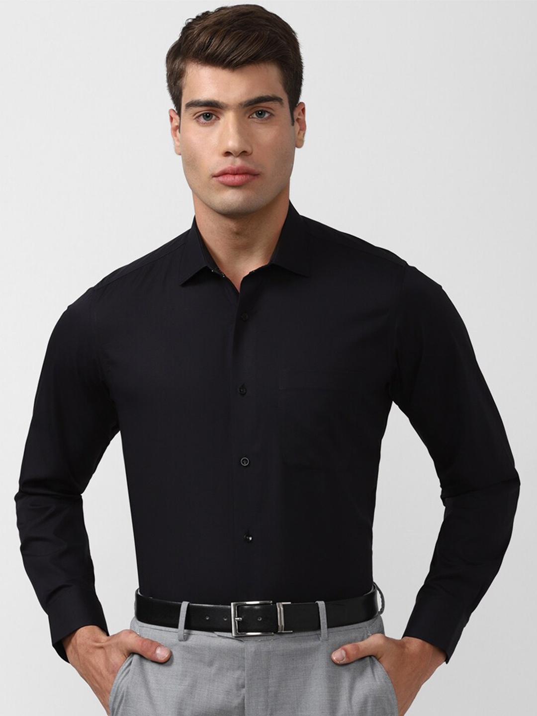 

Van Heusen Men Black Regular Fit Pure Cotton Formal Shirt