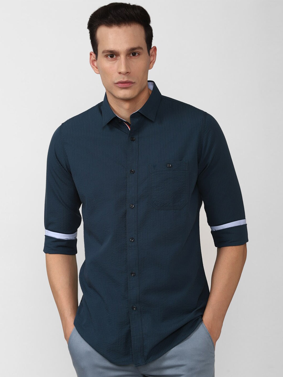 

Van Heusen Sport Men Blue Slim Fit Casual Shirt