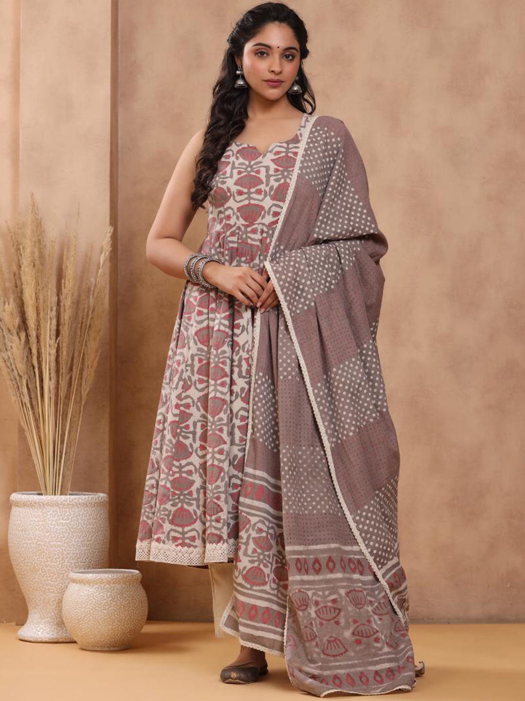 

Baisacrafts Women Grey Dabu Hand Block Printed Pure Cotton Kurta with Trouser & Dupatta