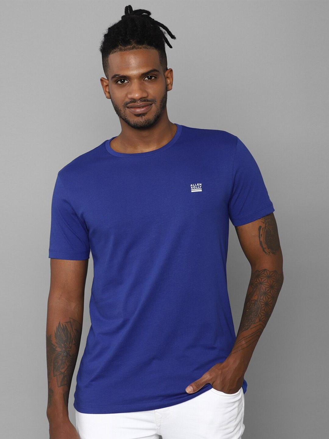 

Allen Solly Men Blue Solid T-shirt