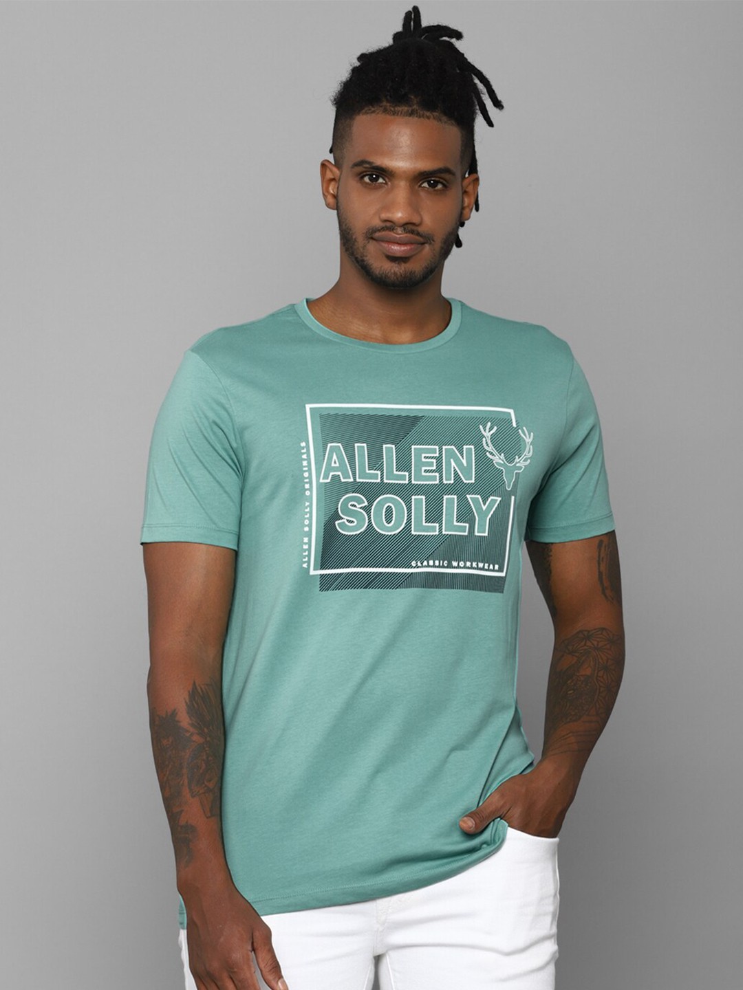 

Allen Solly Men Green & wasabi Typography Printed Applique T-shirt