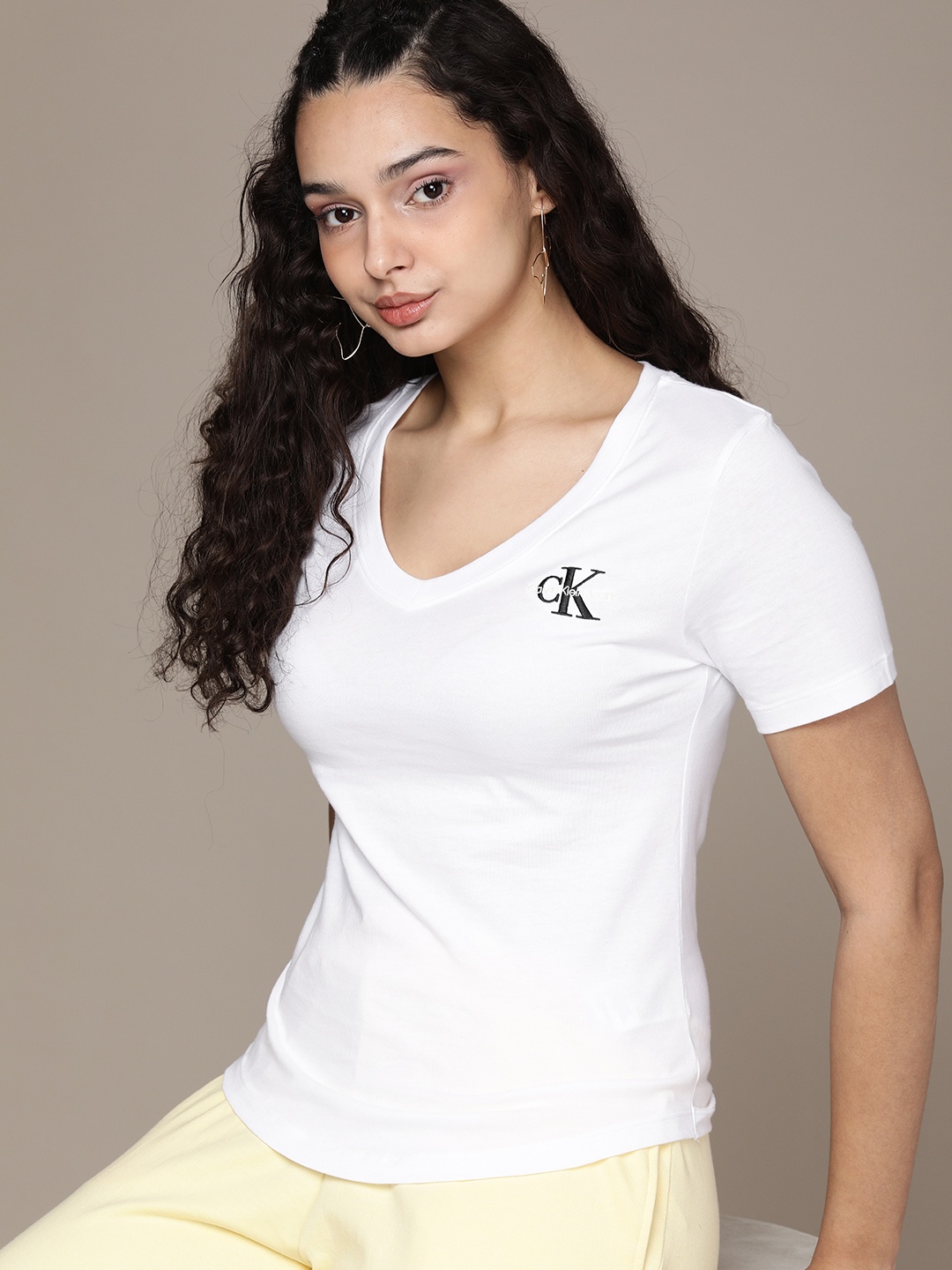 

Calvin Klein Jeans Women White Pure Cotton Slim Fit T-shirt