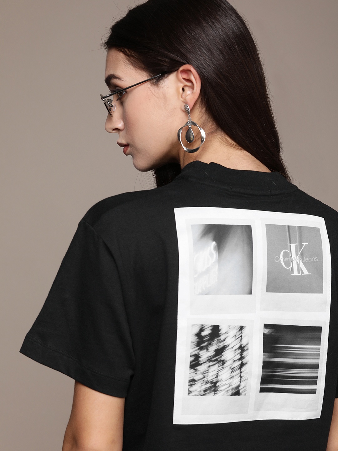 

Calvin Klein Jeans Women Graphic Printed Pure Cotton Crop T-shirt with Embroidered Logo, Black