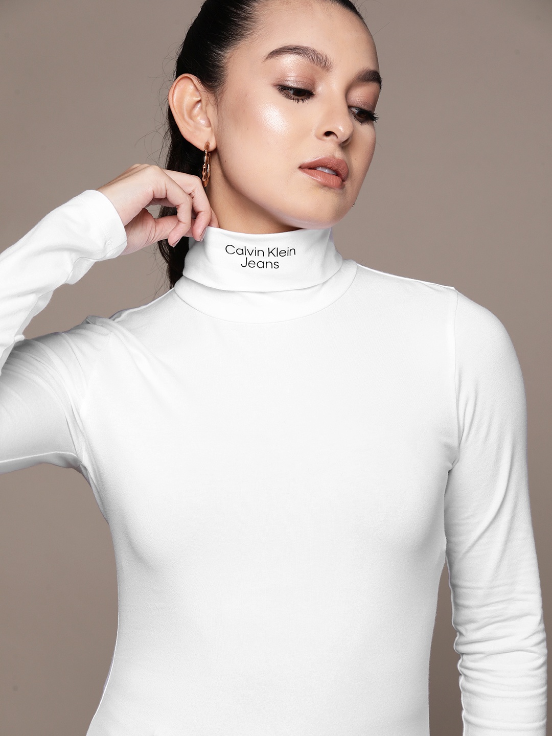 

Calvin Klein Jeans Women Turtle Neck T-shirt, White