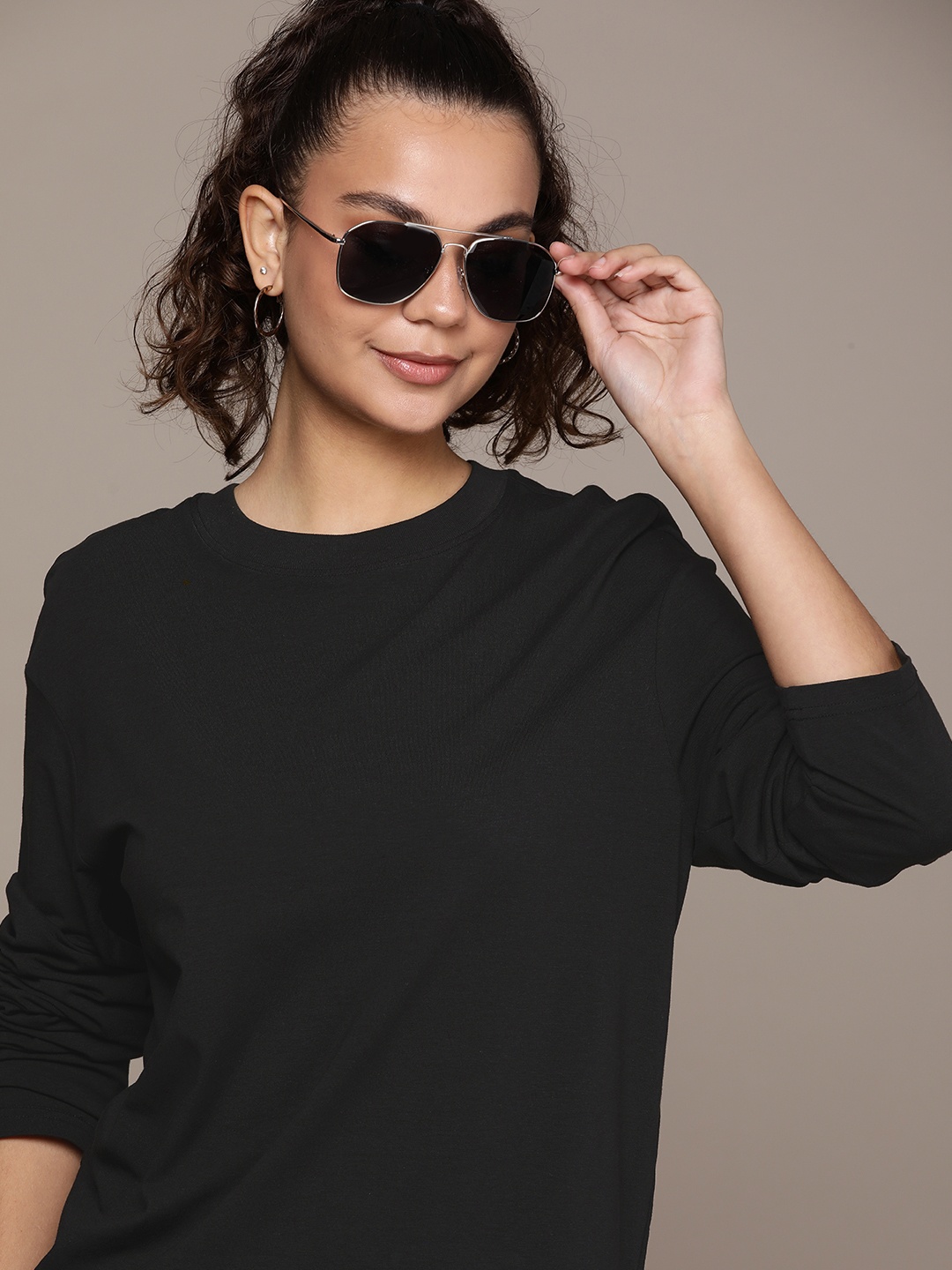 

Calvin Klein Jeans Women Black Brand Logo Drop-Shoulder Sleeves T-shirt