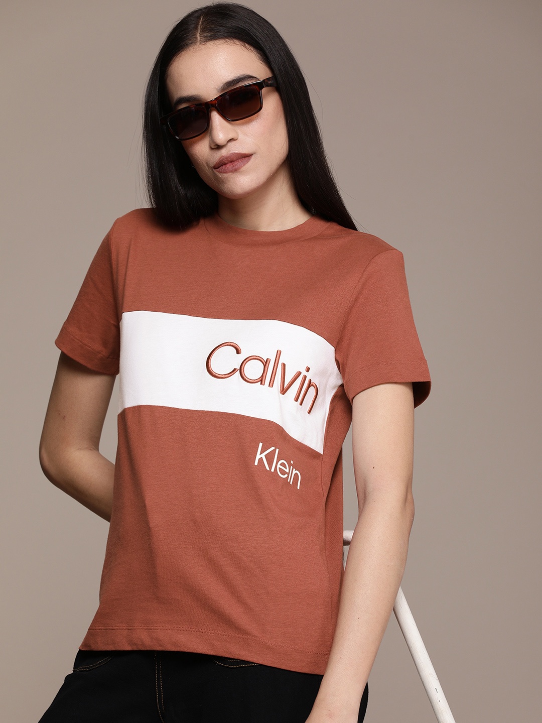 

Calvin Klein Jeans Women Brown & White Pure Cotton Brand Logo Colourblocked T-shirt