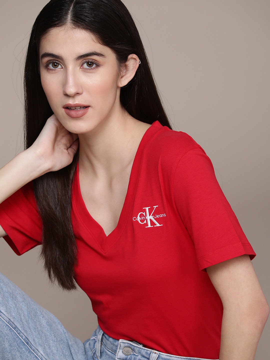 

Calvin Klein Jeans Women Red Solid V-Neck Pure Cotton Slim Fit T-shirt