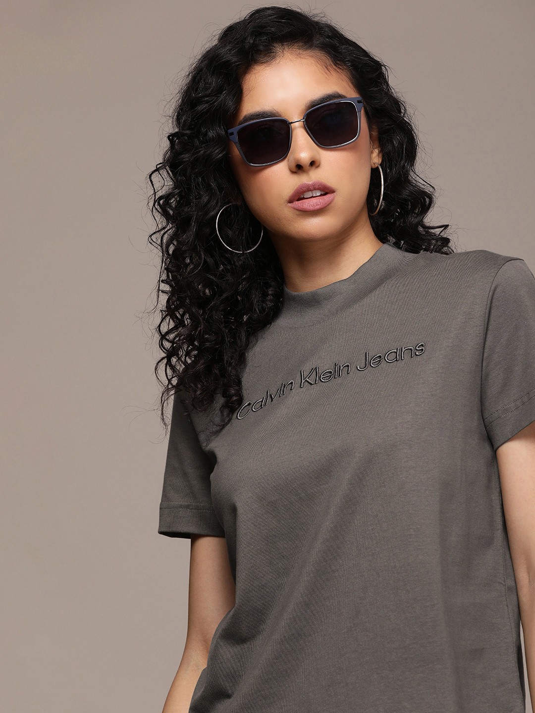 

Calvin Klein Jeans Women Pure Cotton Brand Logo embroidered T-shirt, Grey