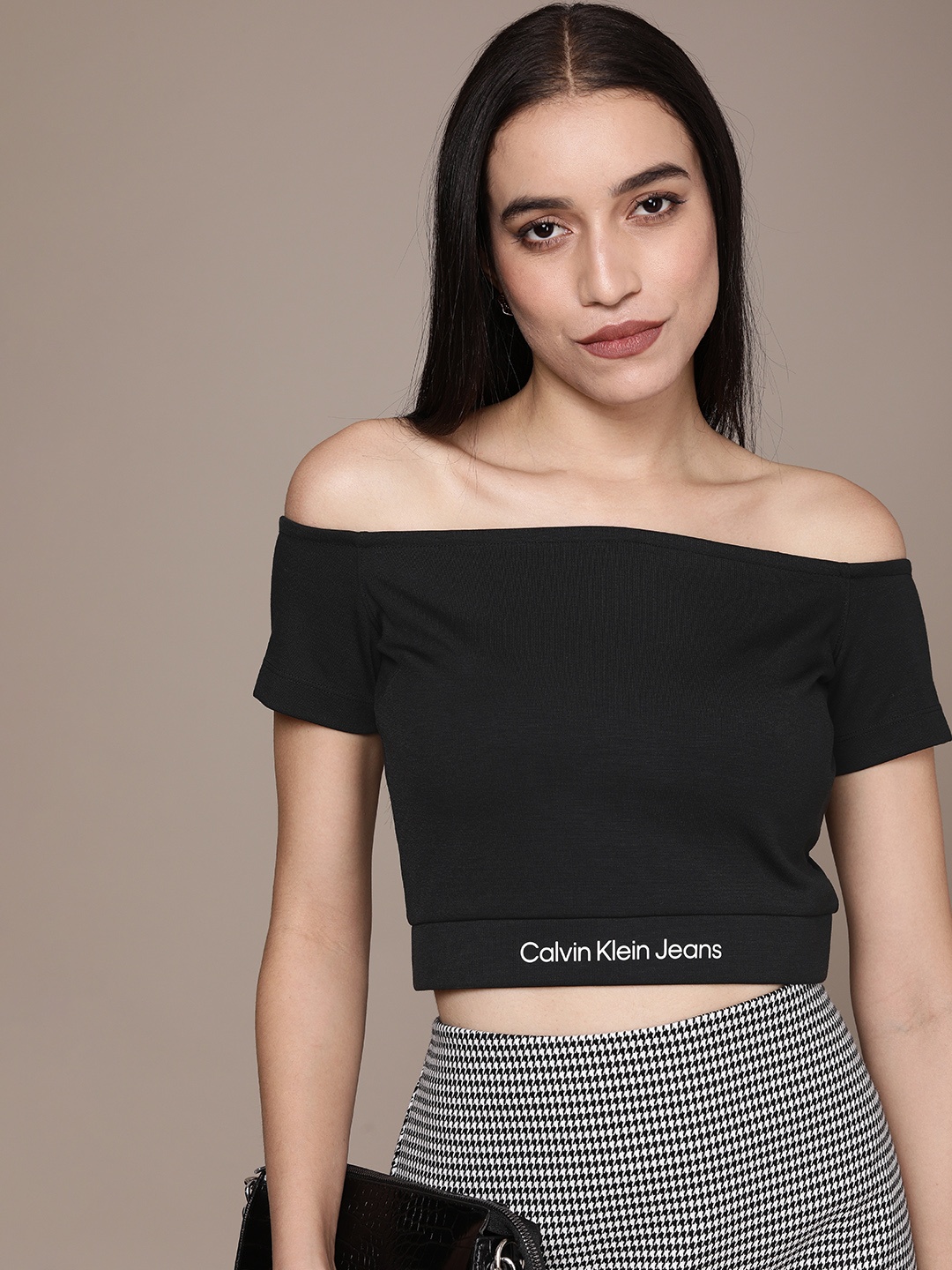 

Calvin Klein Jeans Women Black Brand Logo Off-Shoulder Short Sleeves T-shirt