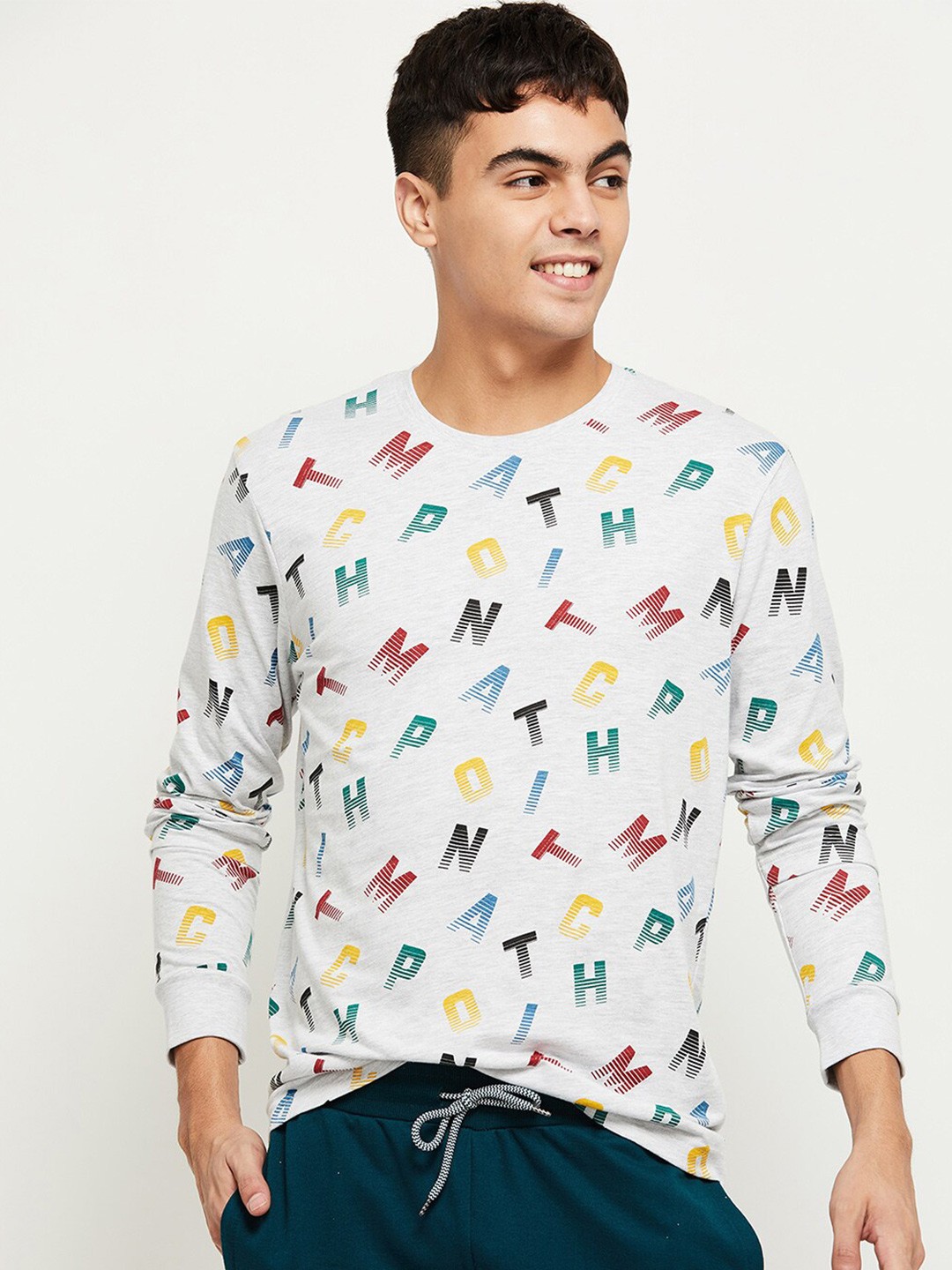 

max Men White Printed T-shirt