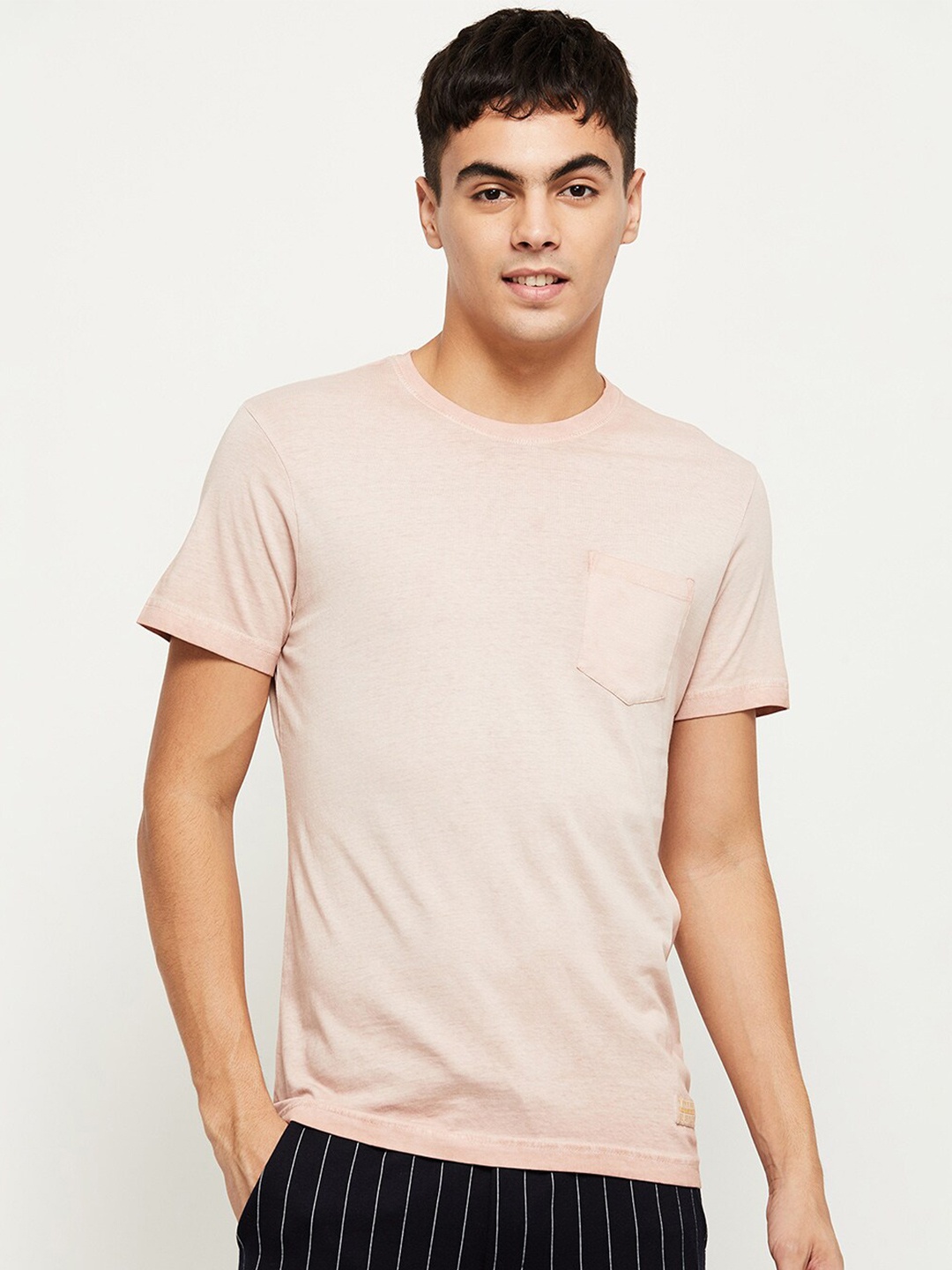 

max Men Pink Solid Cotton T-shirt