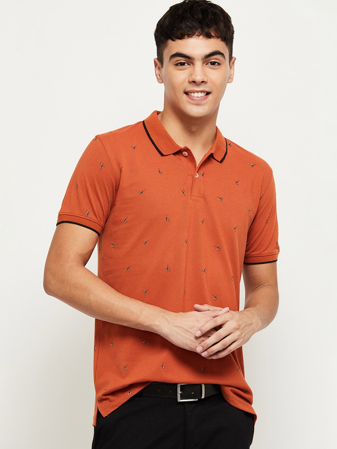 

max Men Rust Polo Collar T-shirt