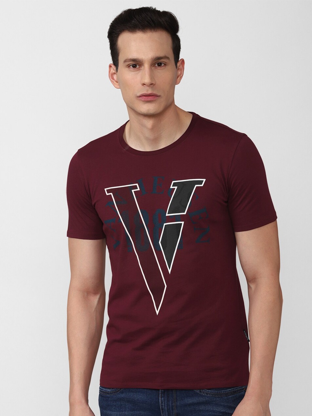 

V Dot Men Maroon Printed Raw Edge Slim Fit T-shirt