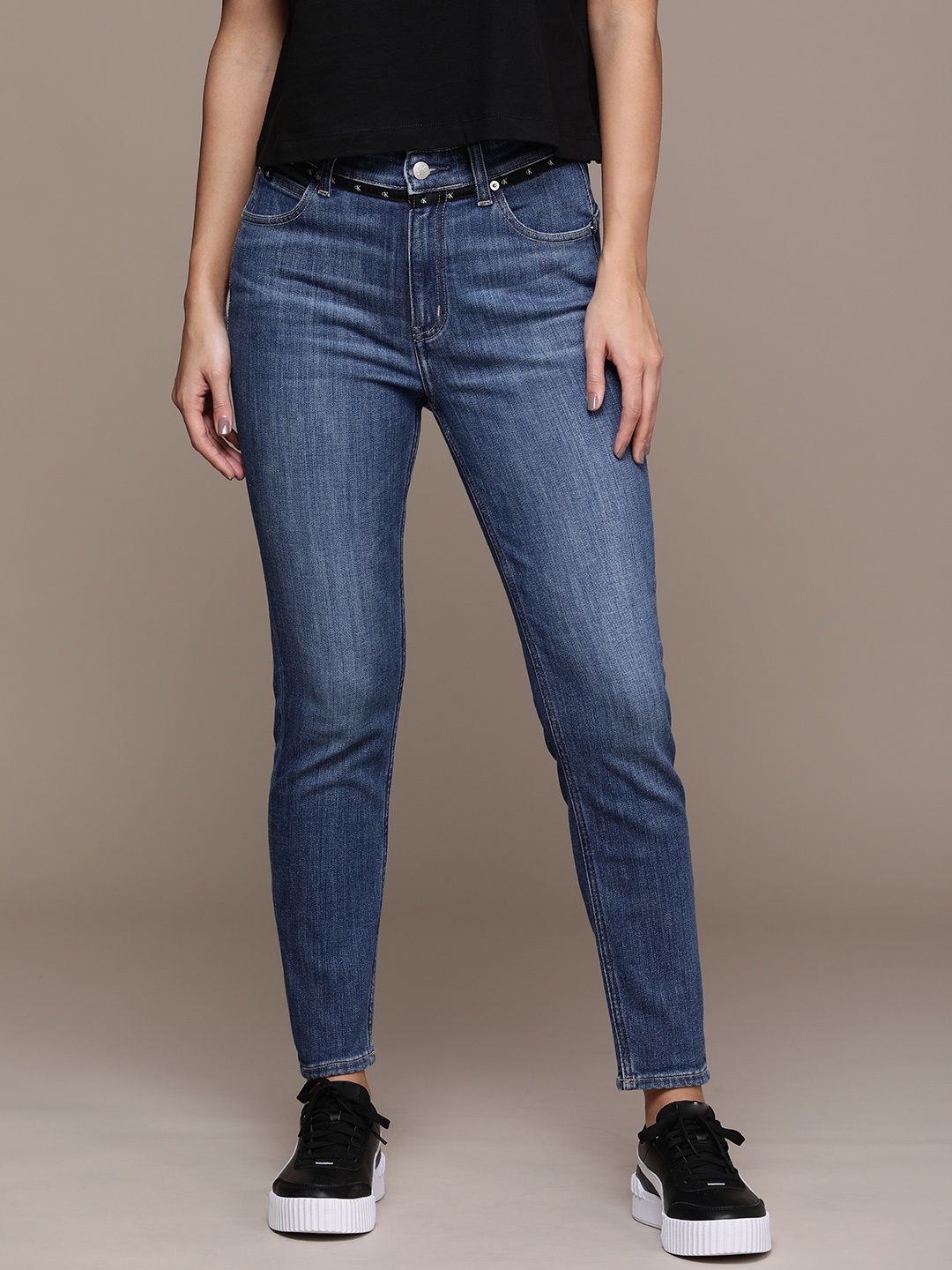 

Calvin Klein Jeans Women Body Skinny Fit High-Rise Light Fade Stretchable Jeans, Blue