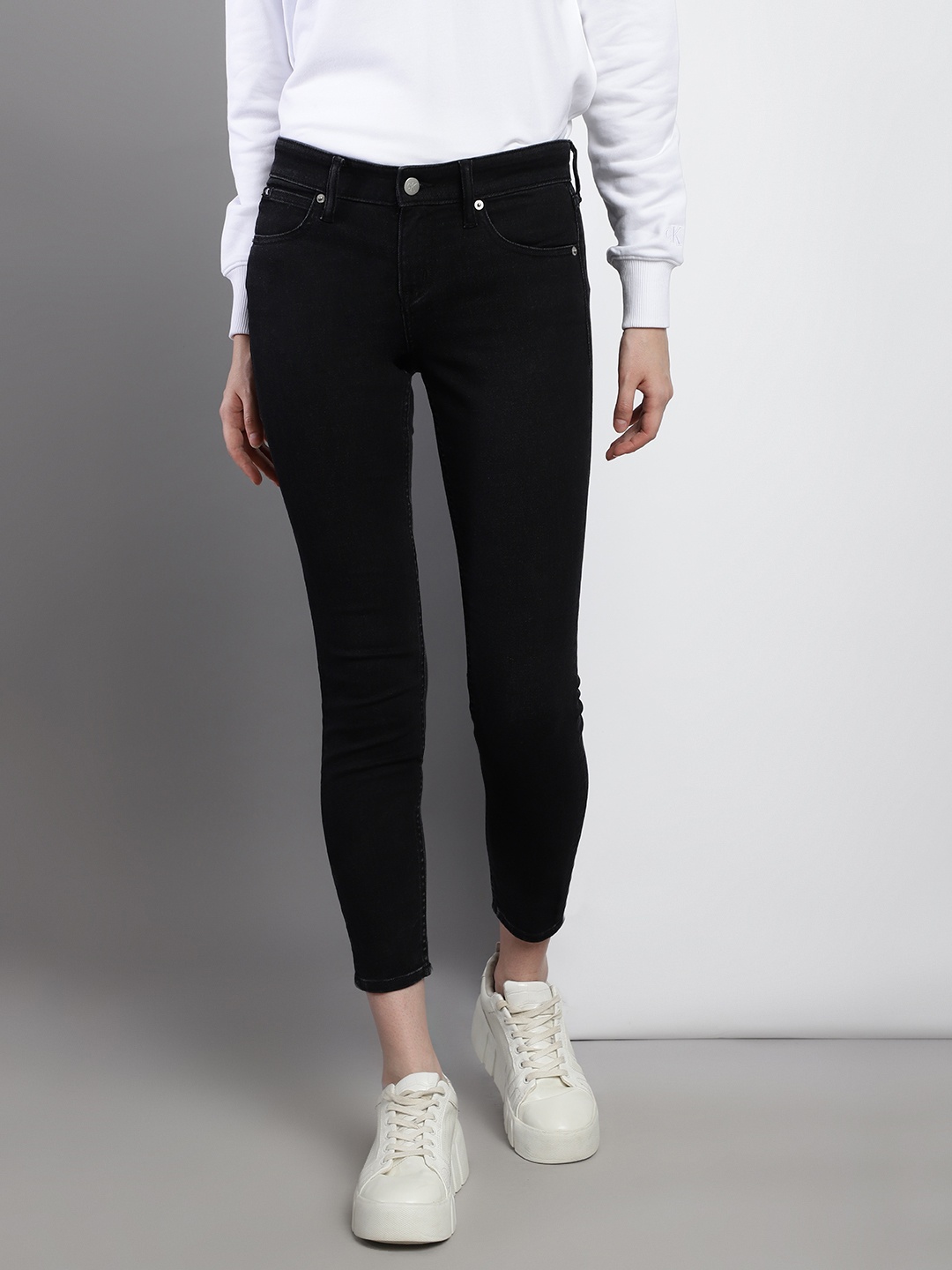 

Calvin Klein Jeans Women Black Slim Fit Stretchable Cropped Jeans