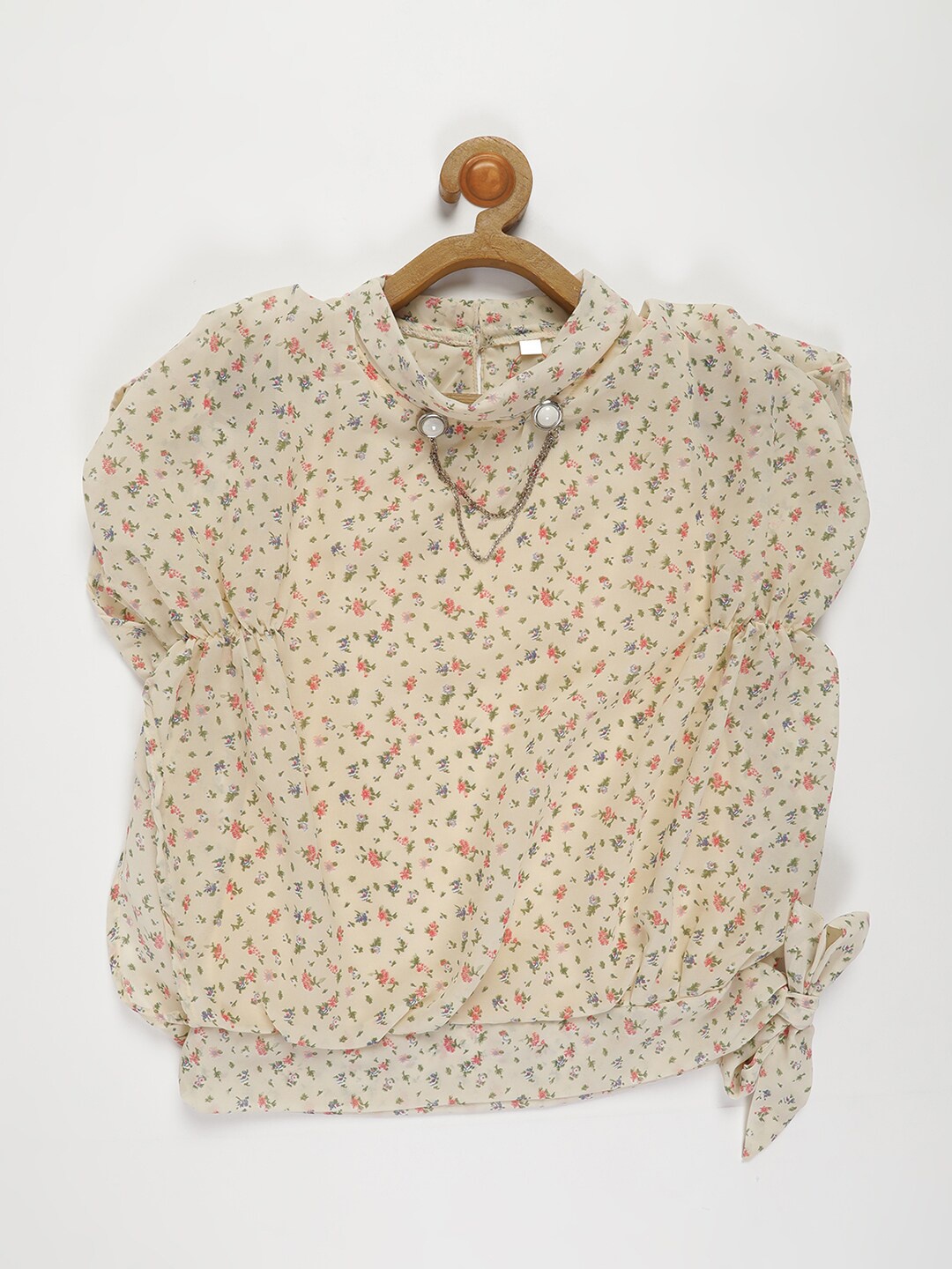 

V2 Value & Variety Cream-Coloured Floral Print Mandarin Collar Top