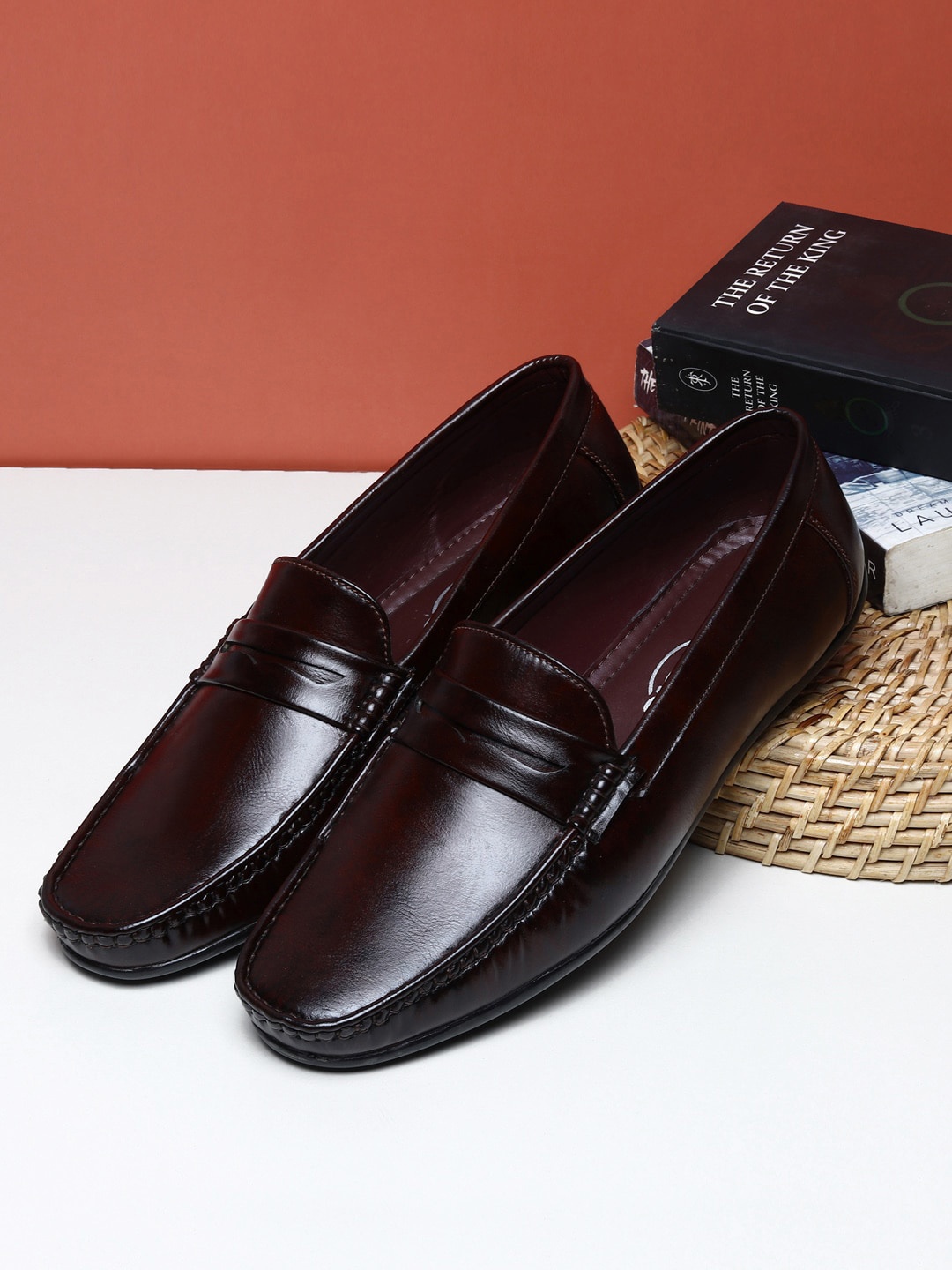 

Apsis Men Brown Loafers