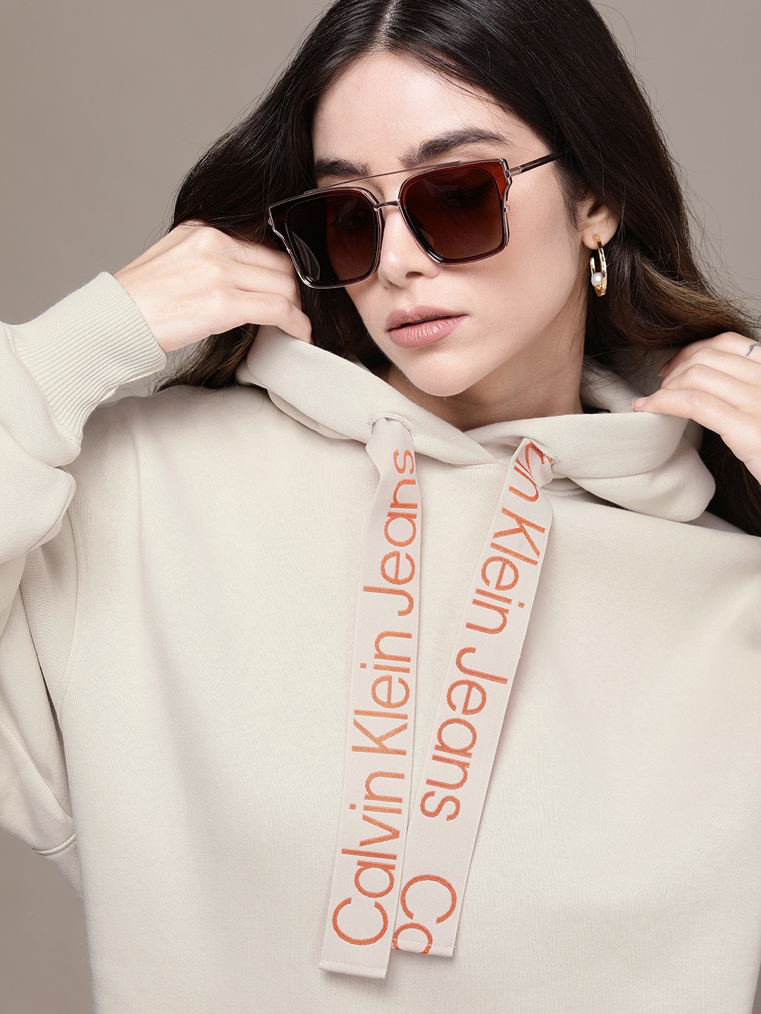 

Calvin Klein Jeans Women Beige Hooded Sweatshirt With Contrast Drawcords