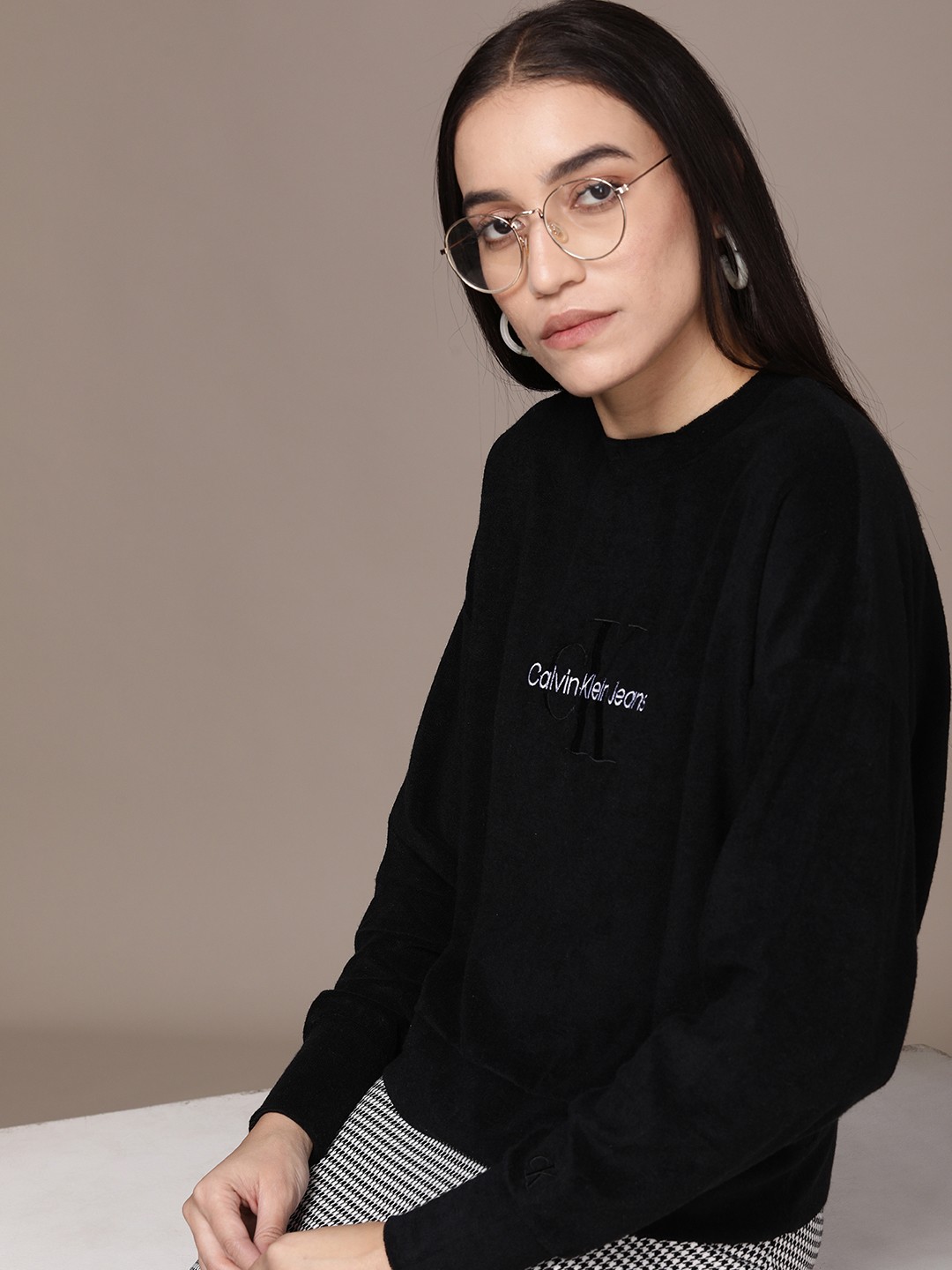 

Calvin Klein Jeans Women Black Brand Logo Embroidered Sweatshirt
