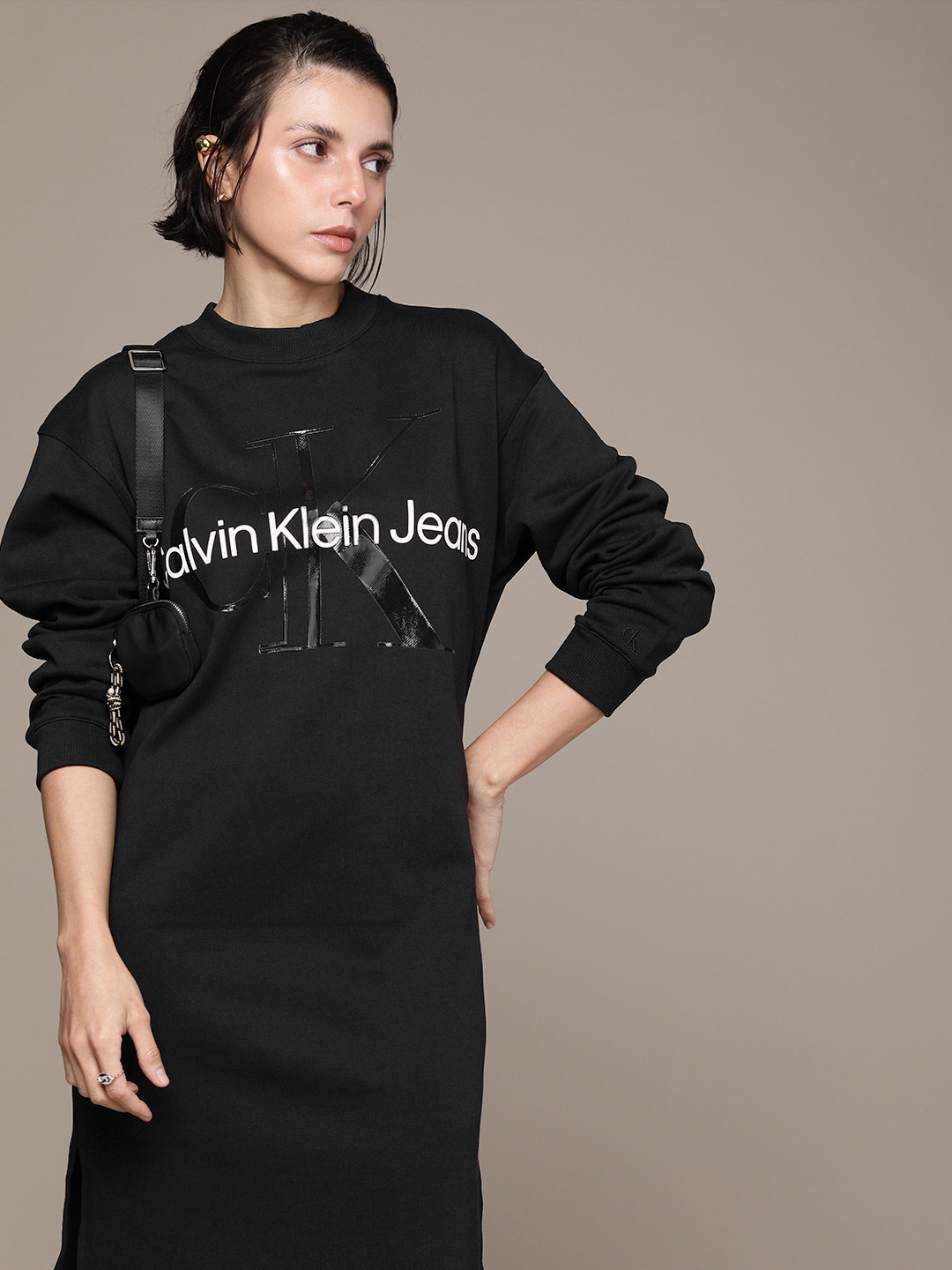 

Calvin Klein Jeans Black Drop-Shoulder Sleeves Dress