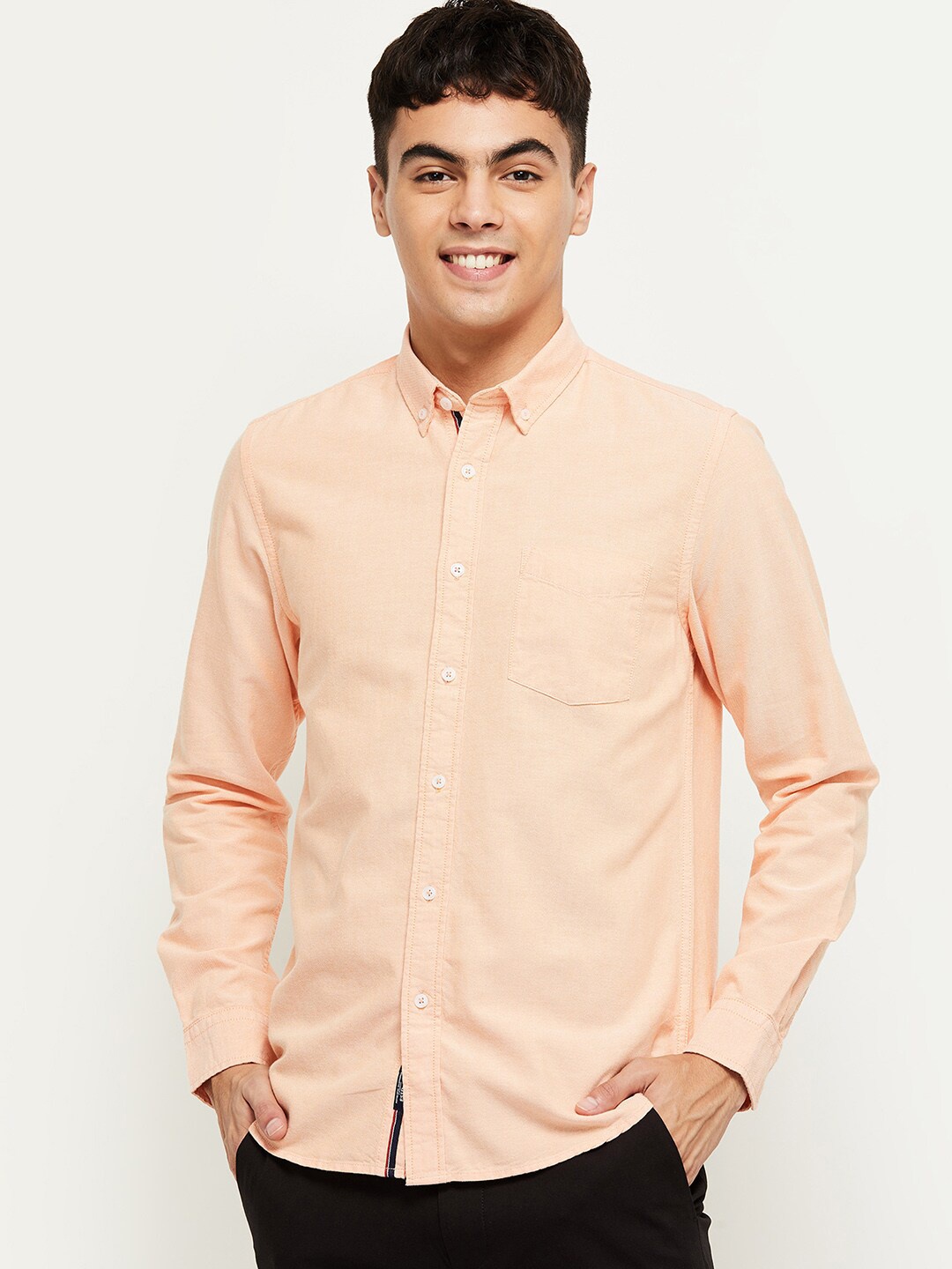 

max Men Peach-Coloured Regular Fit Solid Cotton Casual Shirt