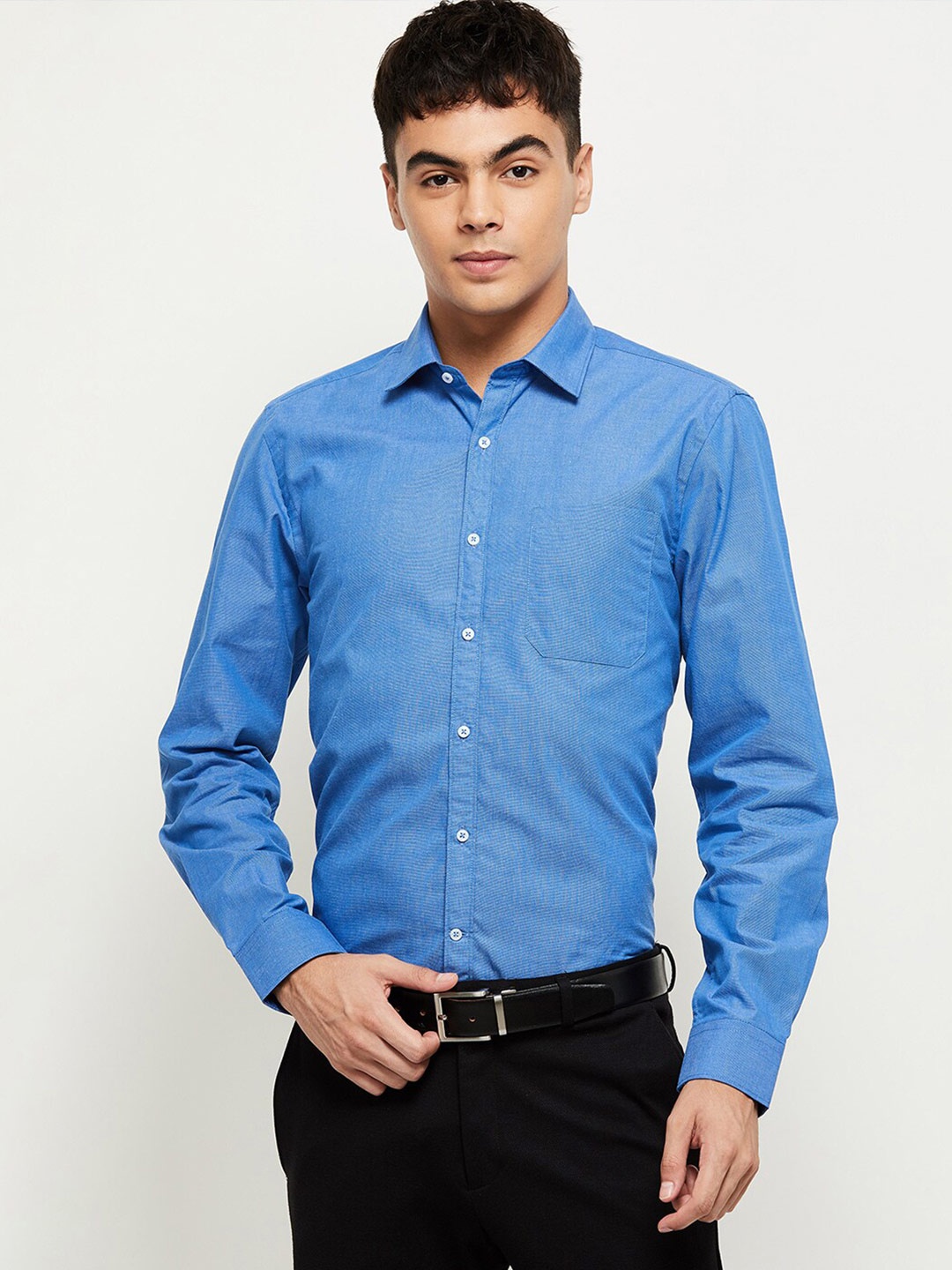 

max Men Blue Solid Regular Fit Casual Shirt