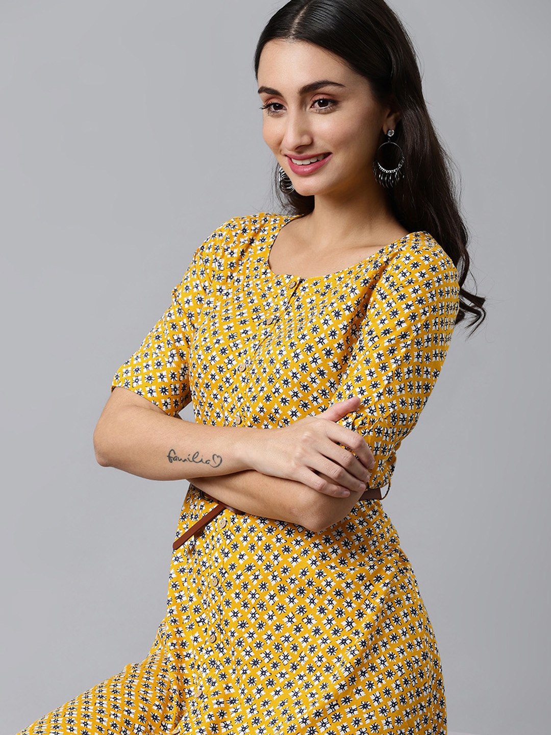 

MALHAAR Yellow & Black Floral Printed Fit & Flared Maxi Dress