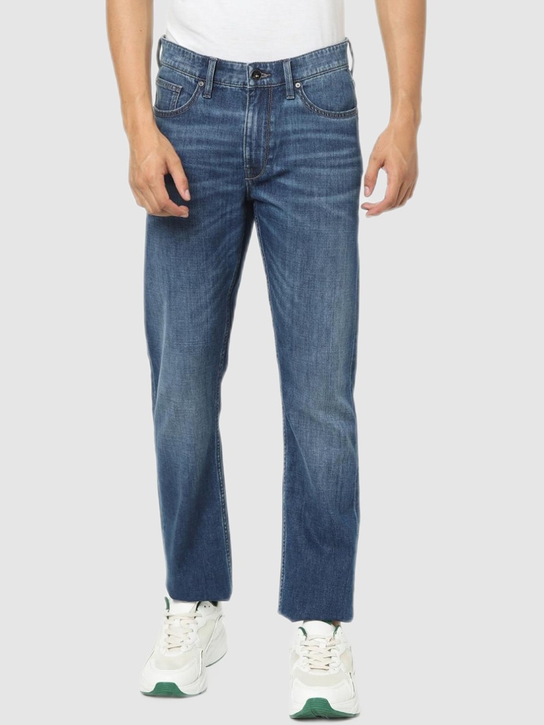 

Celio Men Blue Regular Fit Light Fade Stretchable Jeans