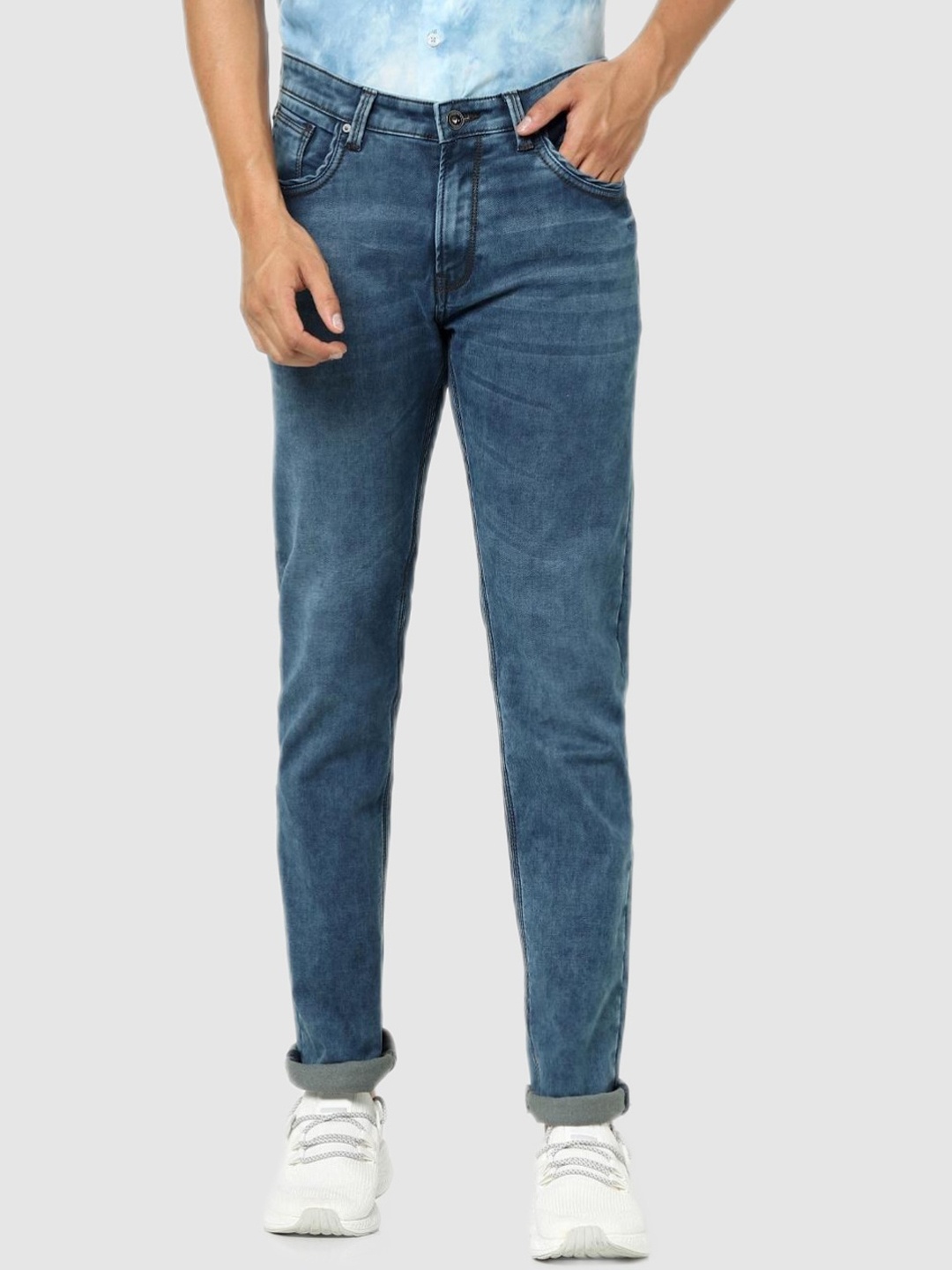 

Celio Men Blue Heavy Fade Stretchable Jeans