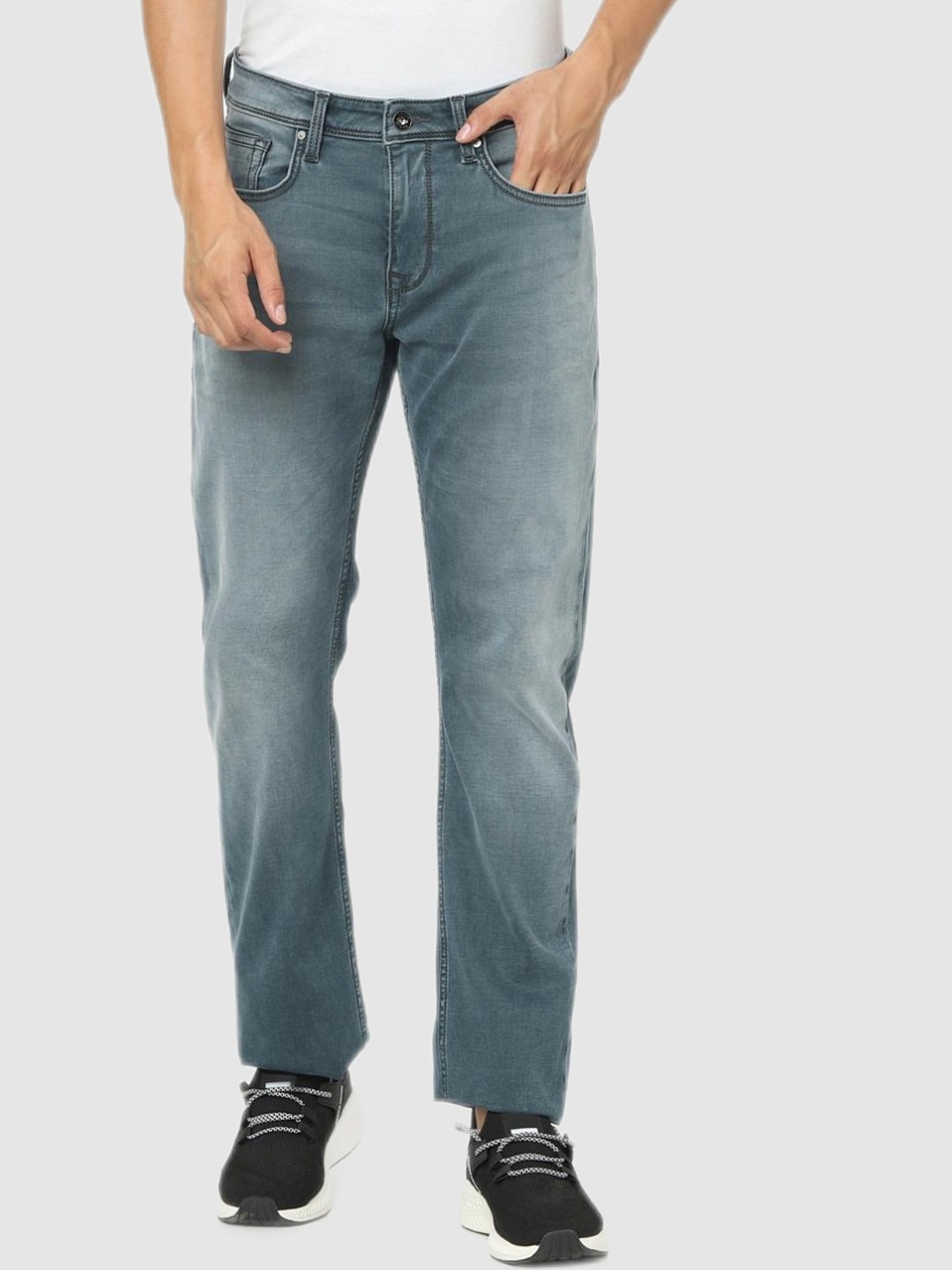 

Celio Men Blue Heavy Fade Stretchable Straight Fit Jeans
