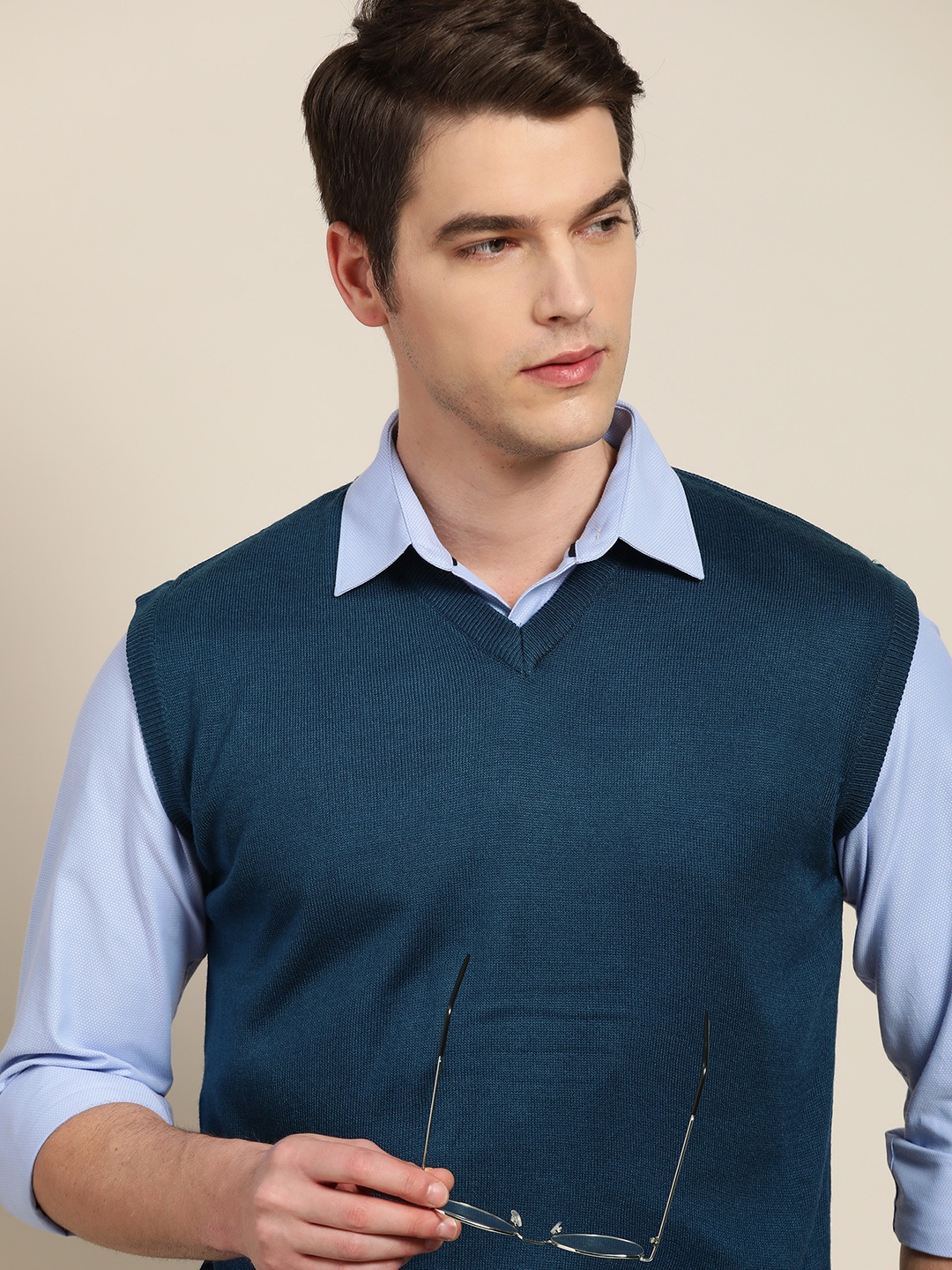

INVICTUS Men Teal Blue Solid Sweater Vest