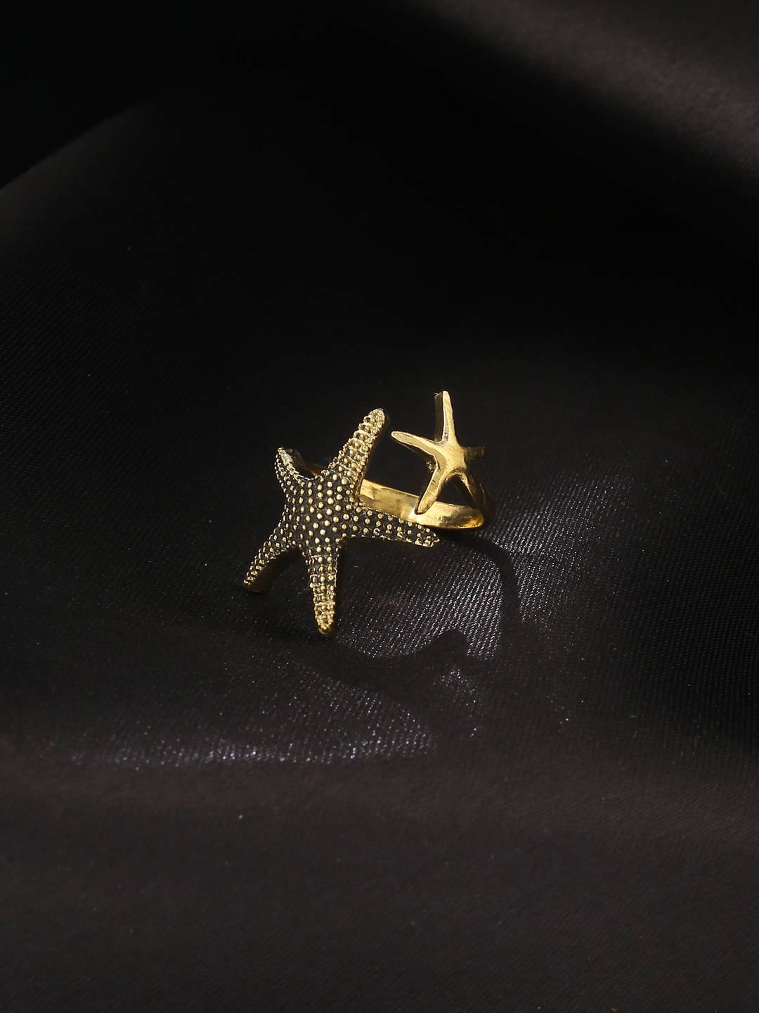 

kashwini Gold-Plated Brass Star Adjustable Finger Ring