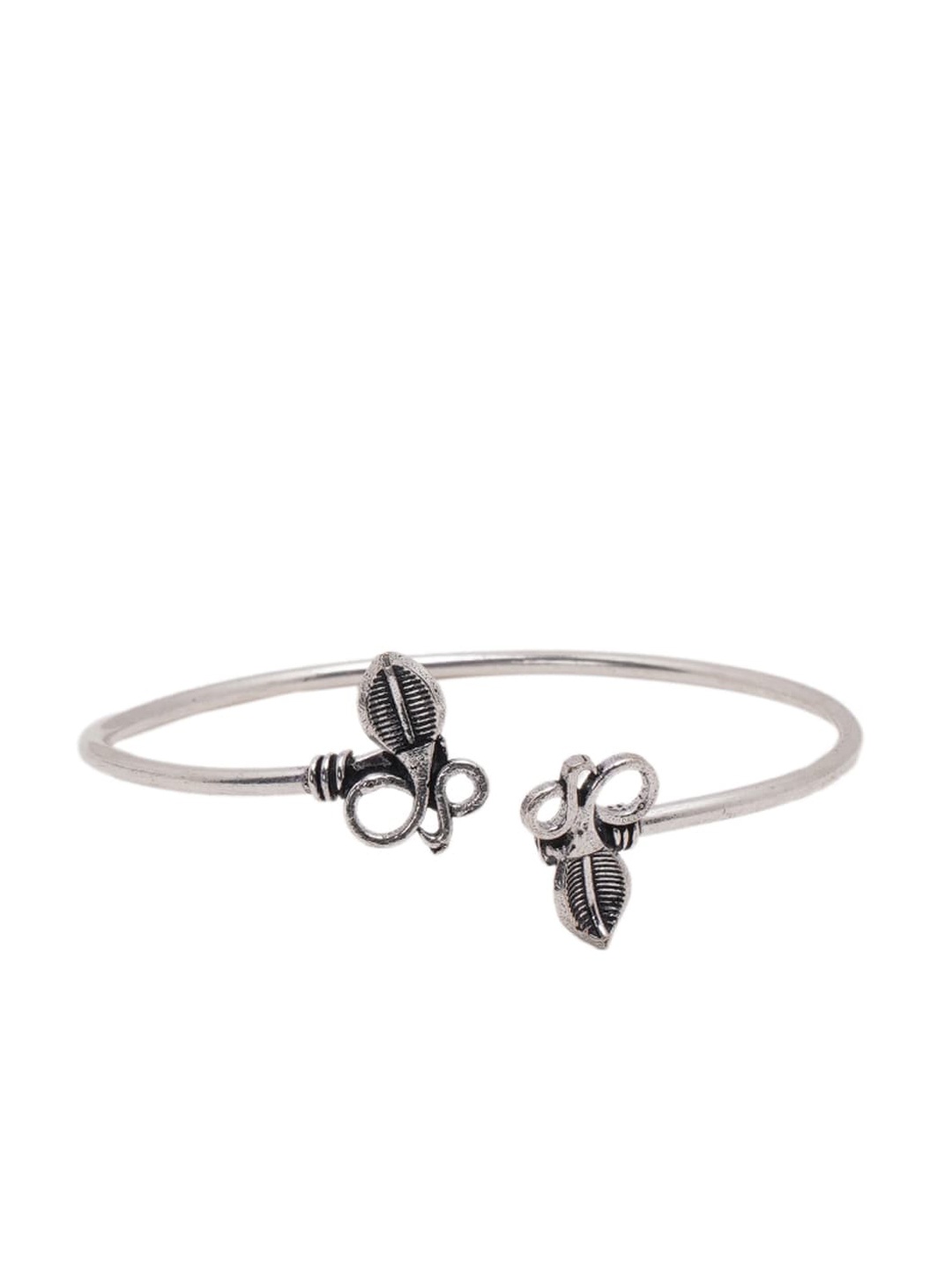 

Shoshaa Women Silver-Toned Brass Oxidised Silver-Plated Cuff Bracelet