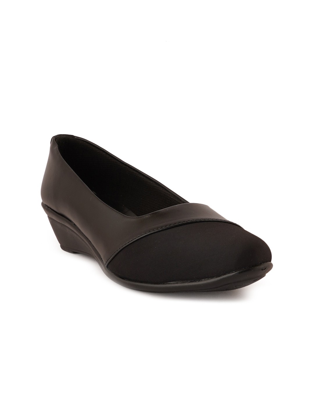 

HEELSNFEELS Women Black Flats