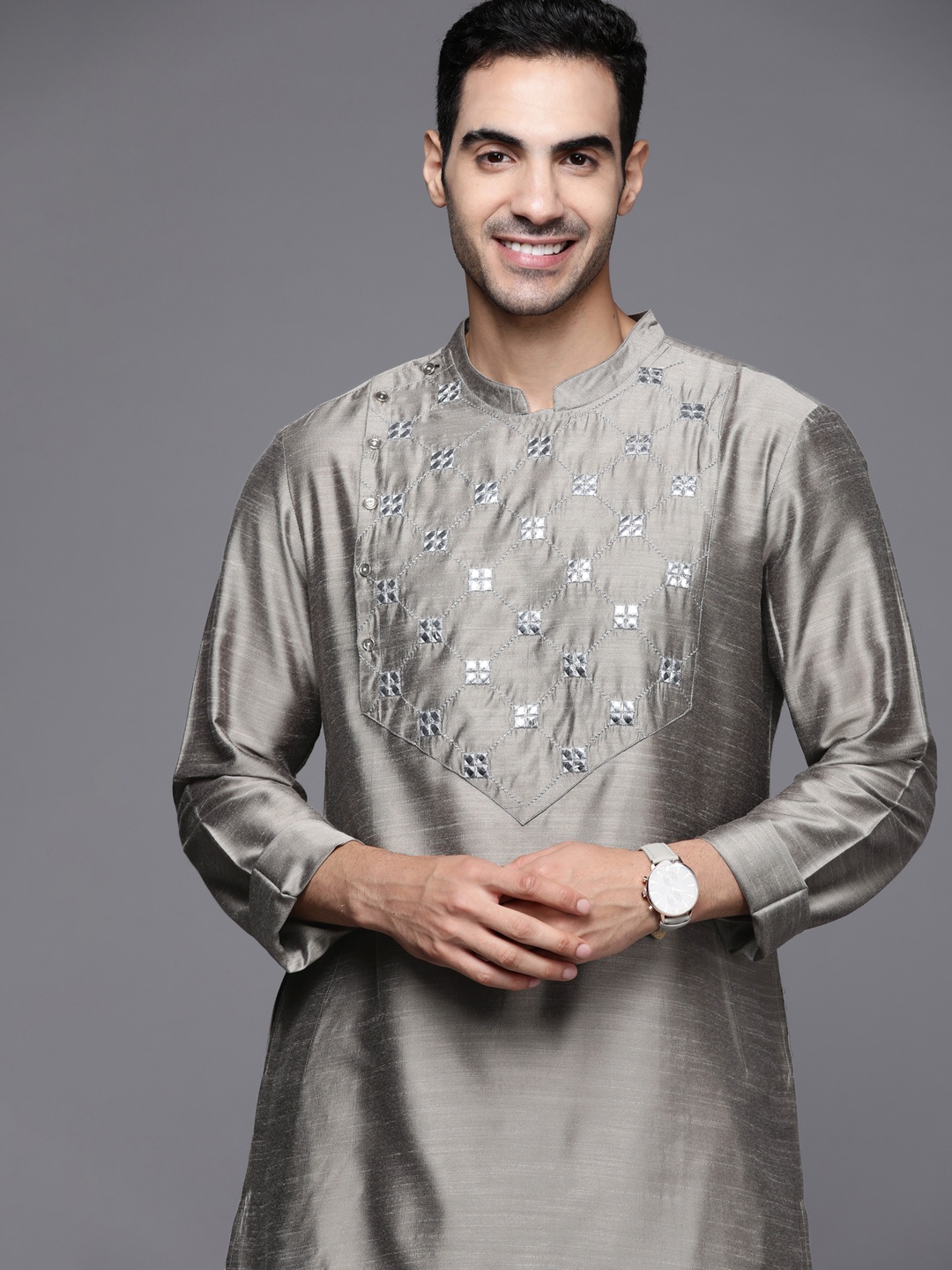 

Indo Era Men Charcoal Grey Yoke Design Mirror Work Kurta