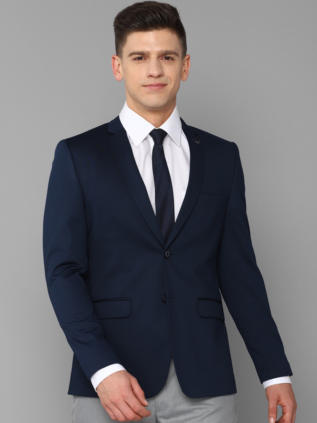 

Allen Solly Men Navy Blue Solid Single-Breasted Slim-Fit Formal Blazer