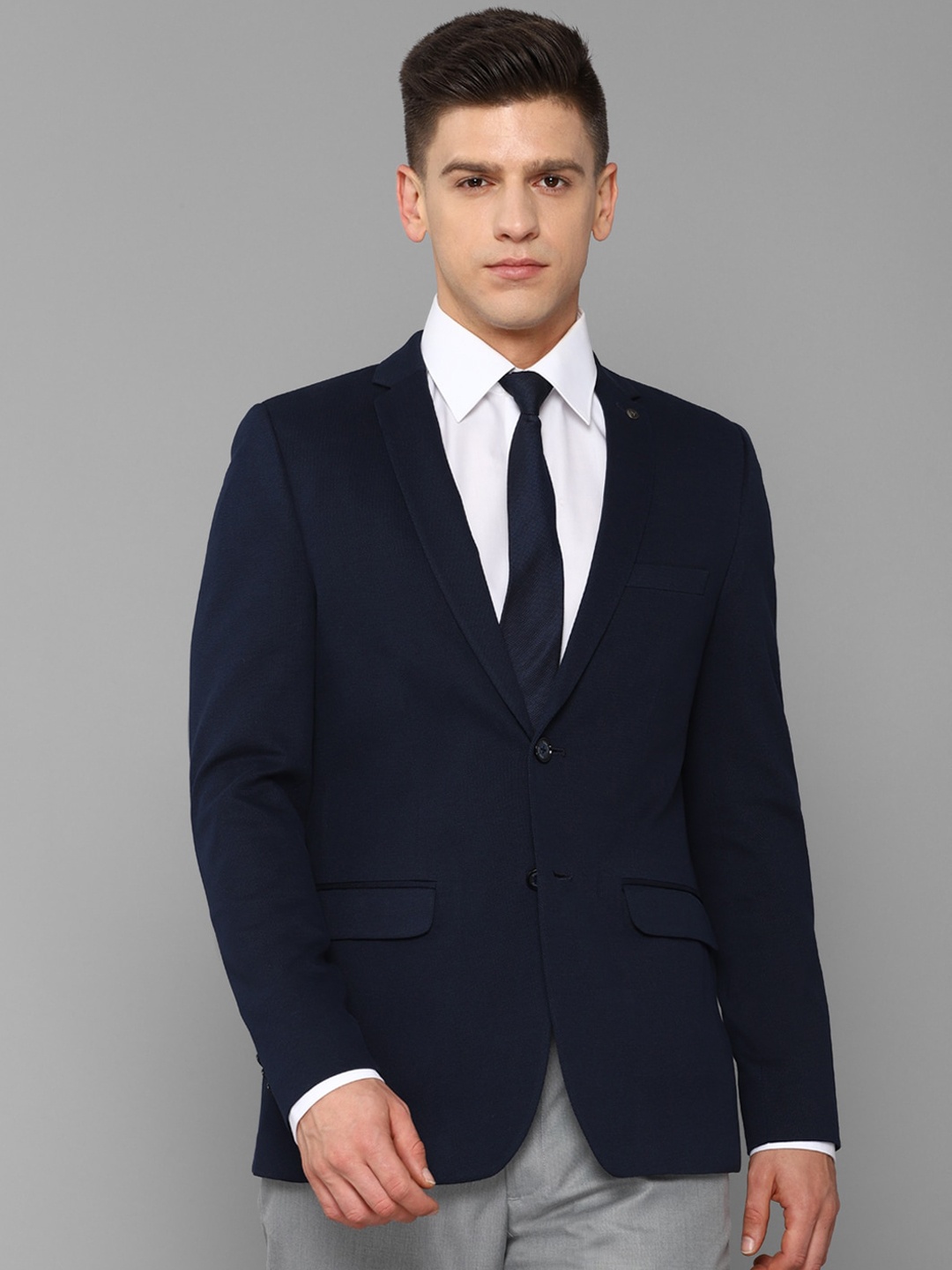 

Allen Solly Men Navy Blue Solid Pure Cotton Single-Breasted Slim-Fit Blazers