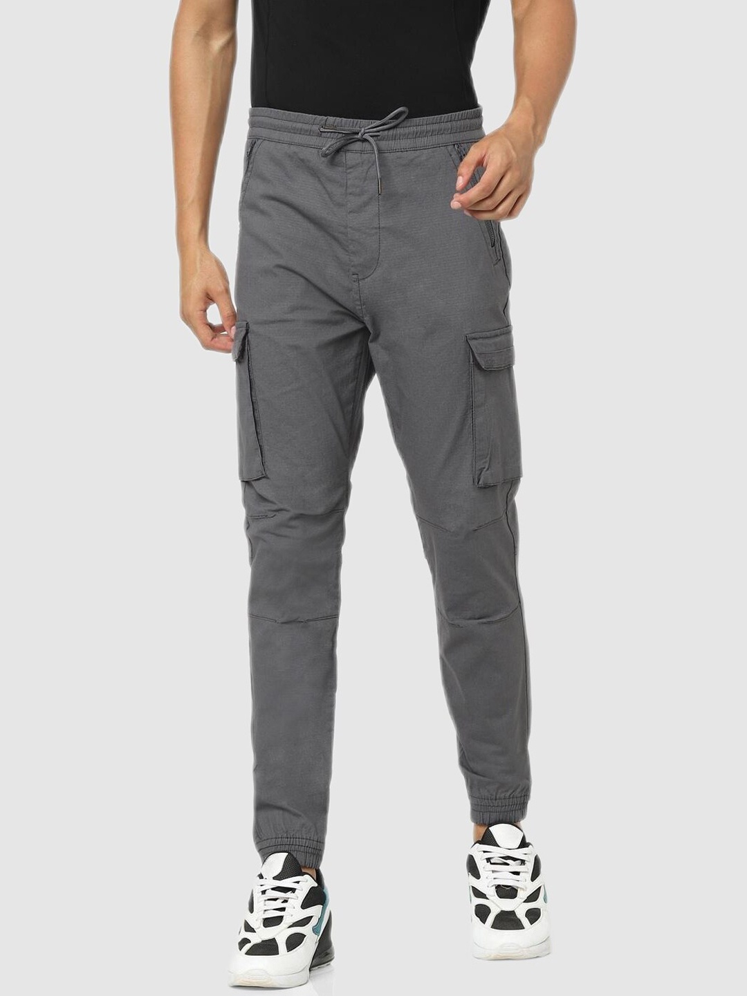 

Celio Men Grey Classic Cargos Trousers