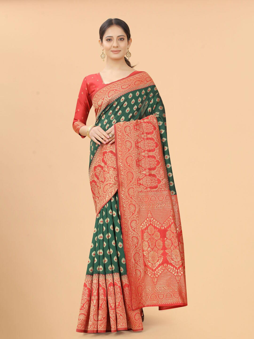 

WELL WORN Green & Red Woven Design Zari Silk Cotton Heavy Work Banarasi Saree