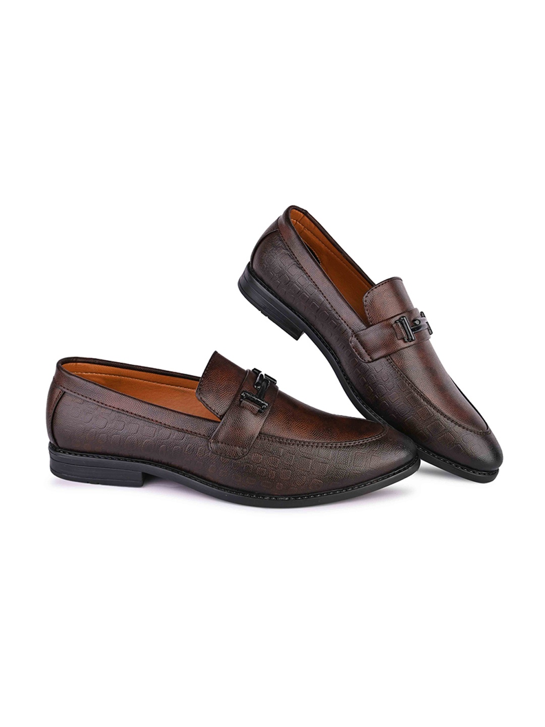 

Blammo Men Brown Textured Loafers