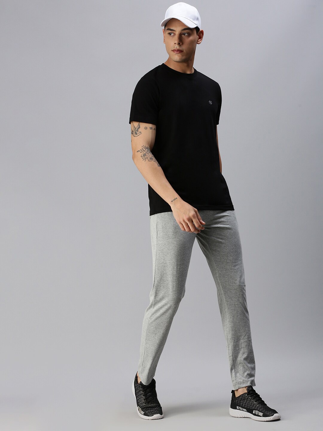 ONN Men Black T-shirt