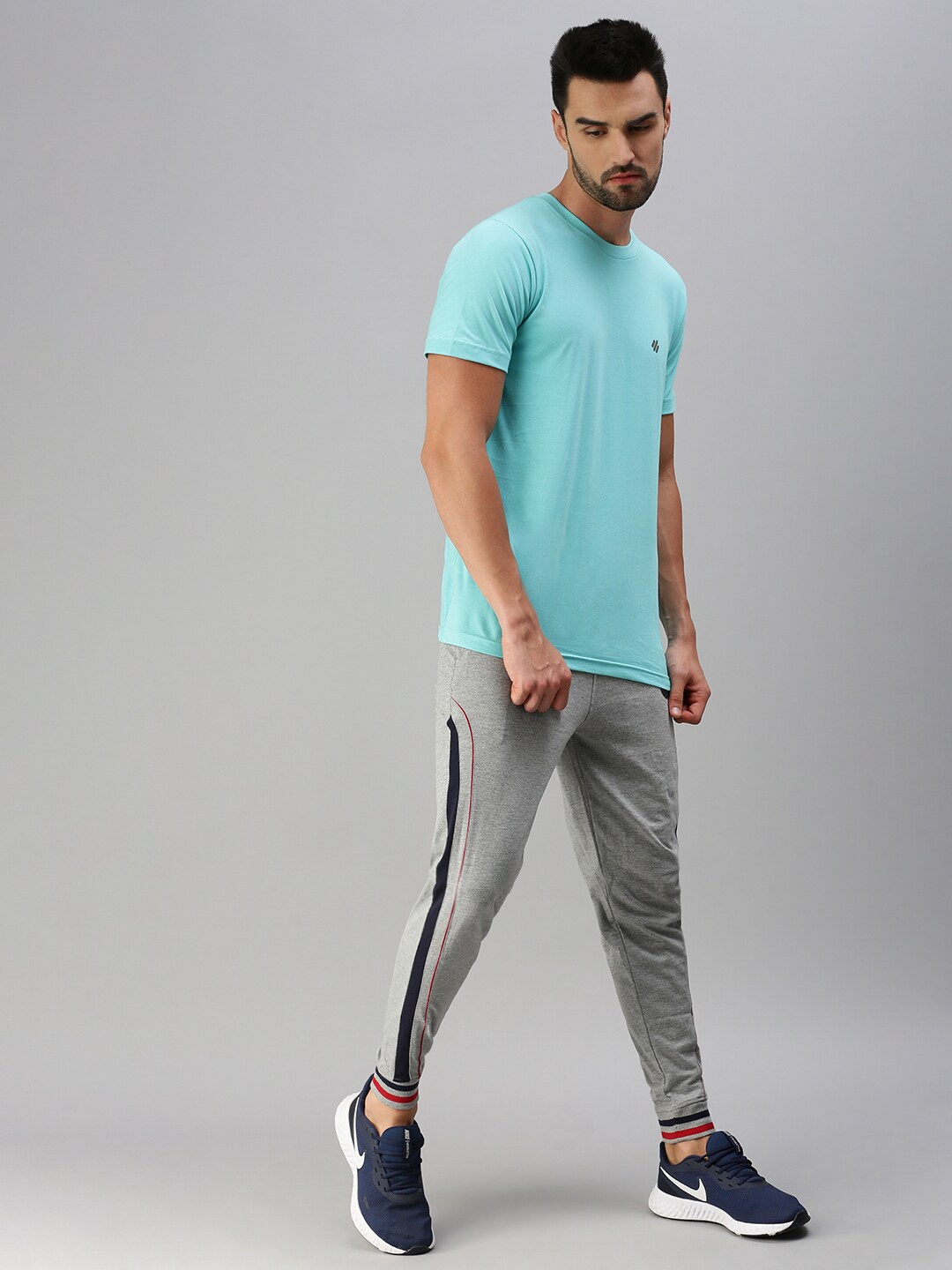 

ONN Men Sea Green Solid Cotton T-shirt
