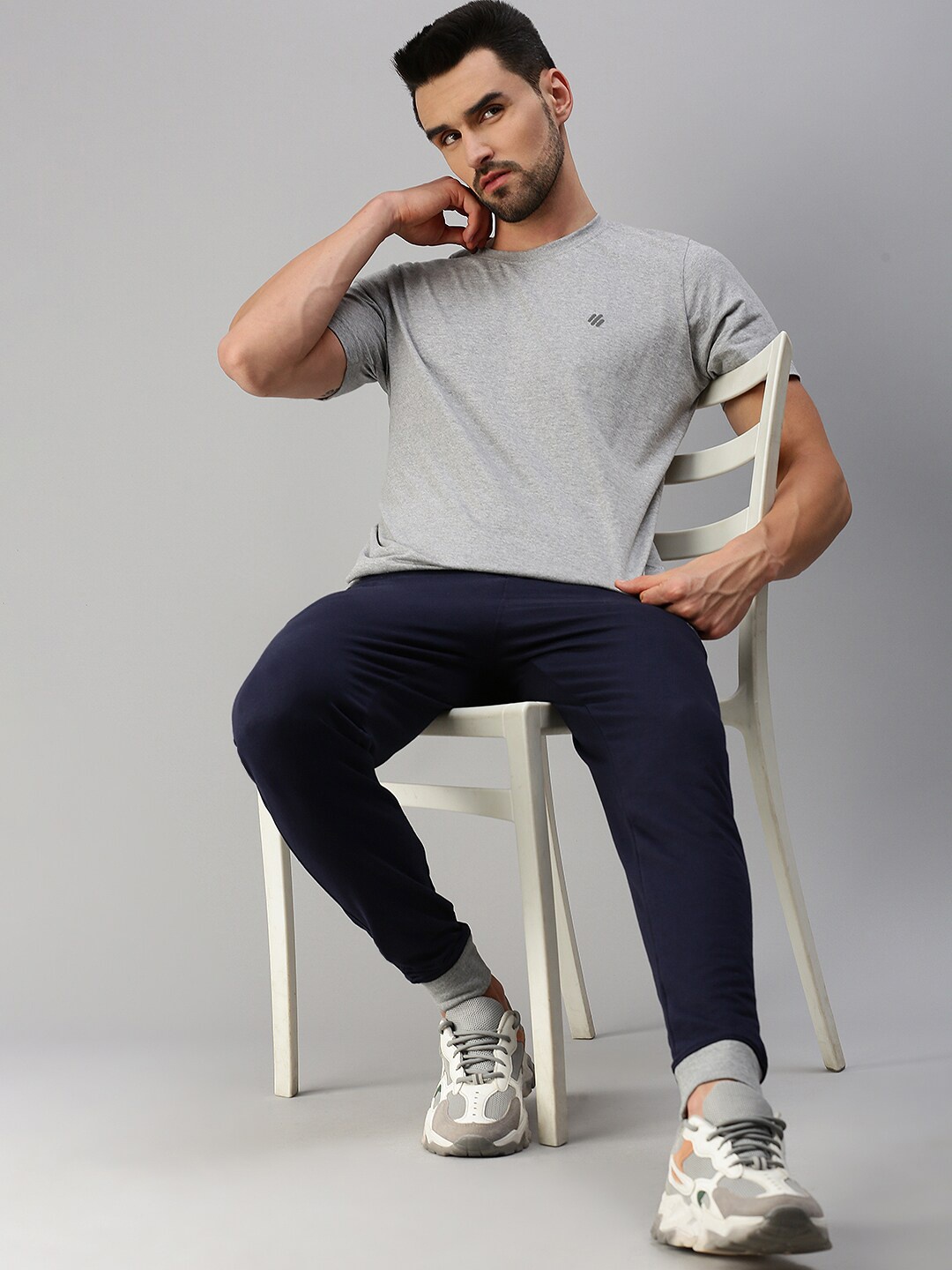 

ONN Men Grey Melange T-shirt