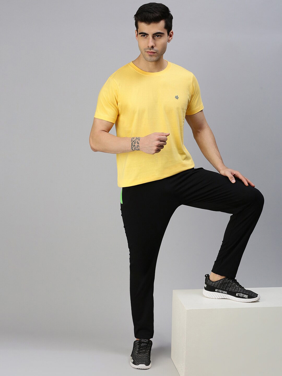 ONN Men Yellow Raw Edge T-shirt