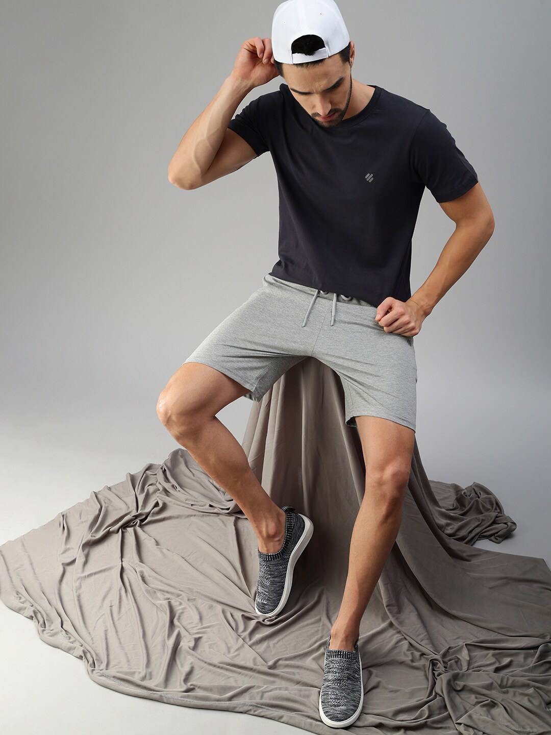 

ONN Men Charcoal Brand Logo T-shirt